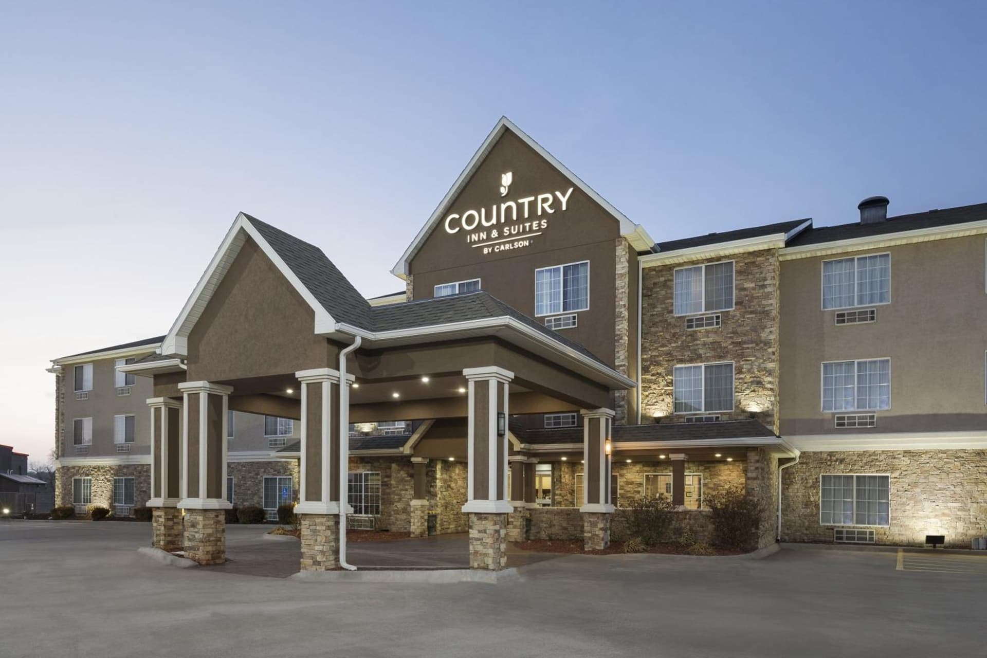 Country Inn & Suites by Radisson, Topeka West, KS interior in Topeka, KS — gallery photo 2