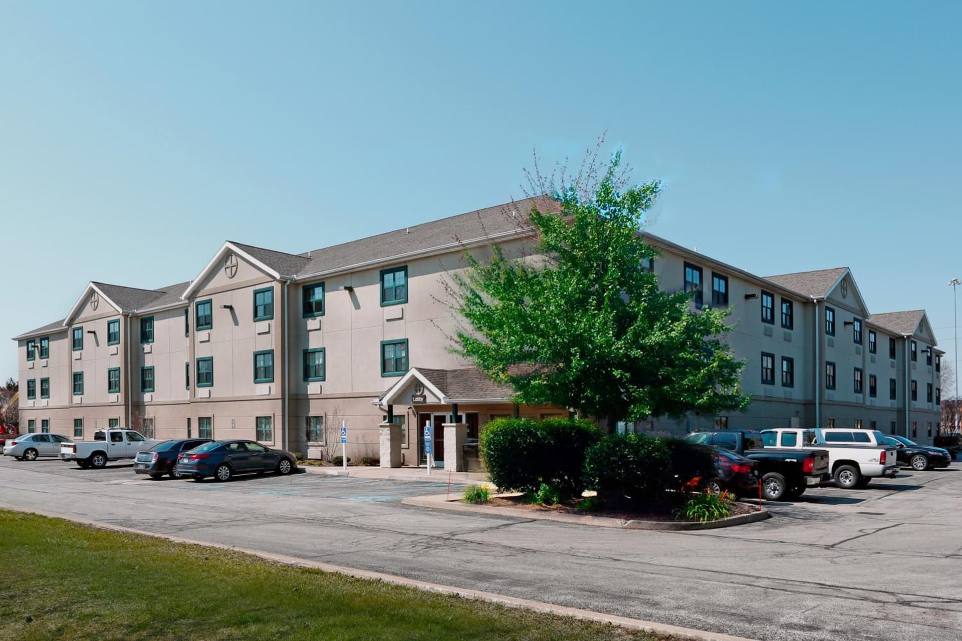 Extended Stay America Suites - Toledo - Holland featured exterior or lobby in Holland, OH — similar hotel