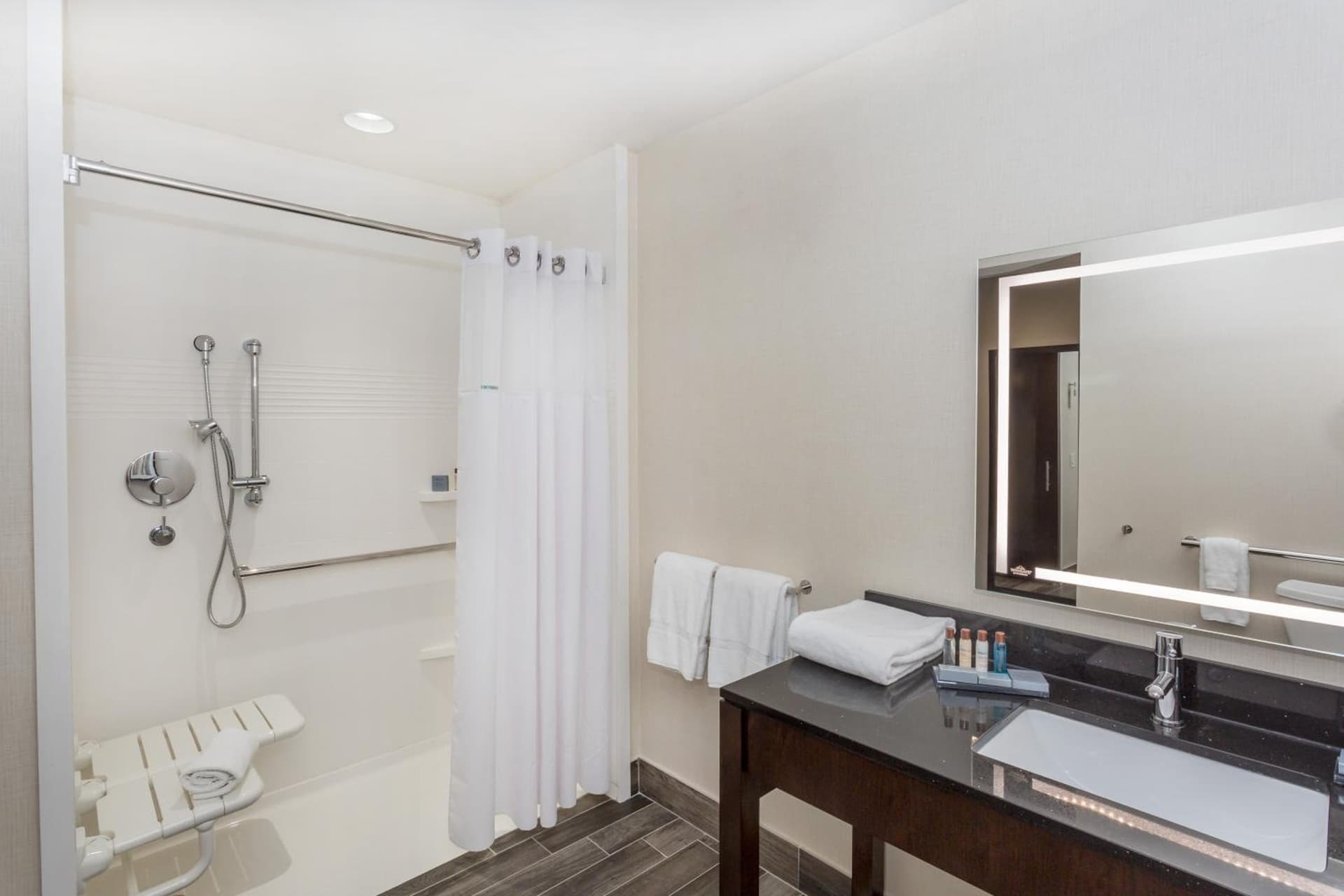 Wingate by Wyndham Miami Airport gallery photo in Miami, FL — image 40