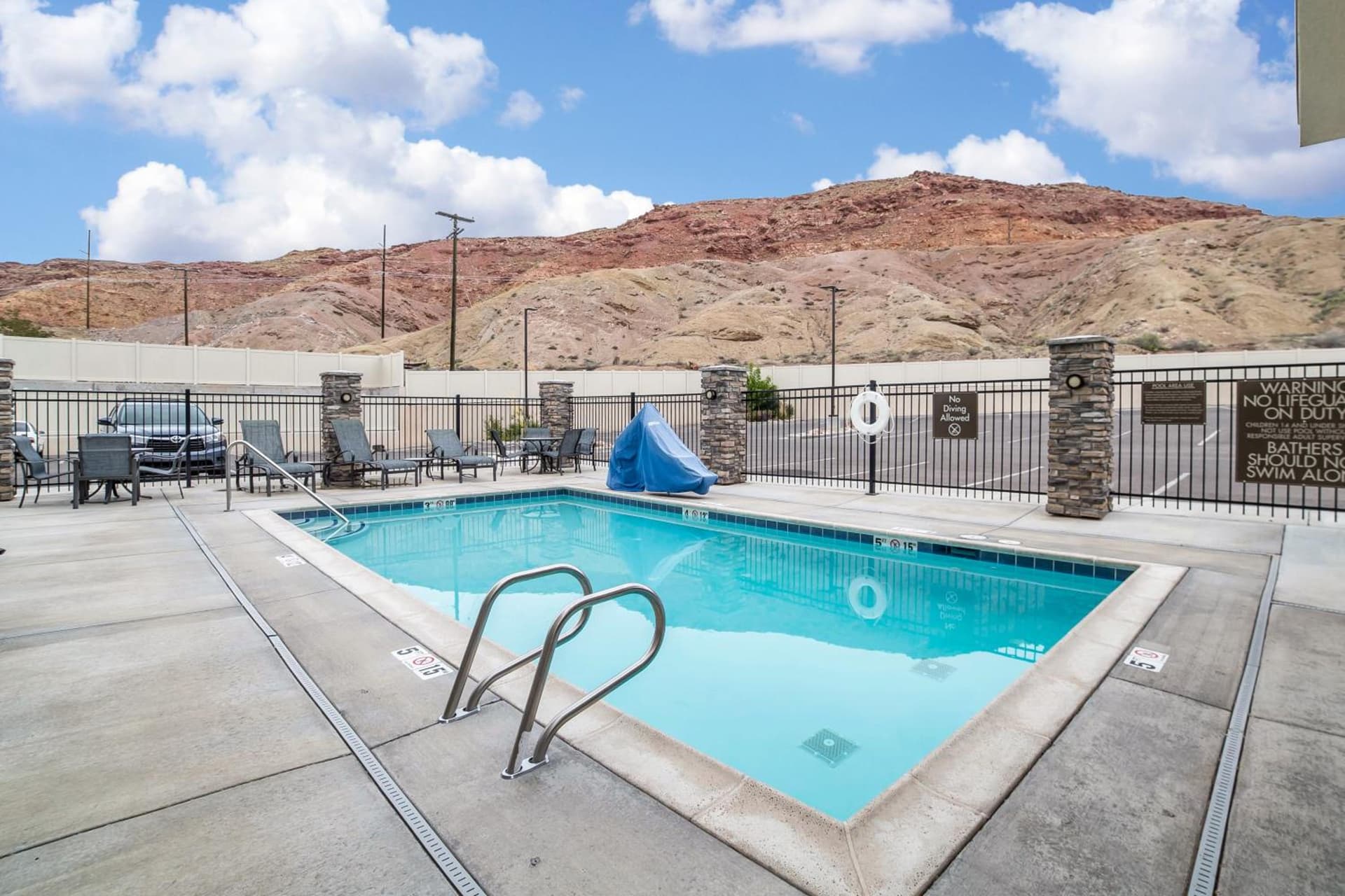 Comfort Suites Moab near Arches National Park property views in Moab, UT — gallery photo 3