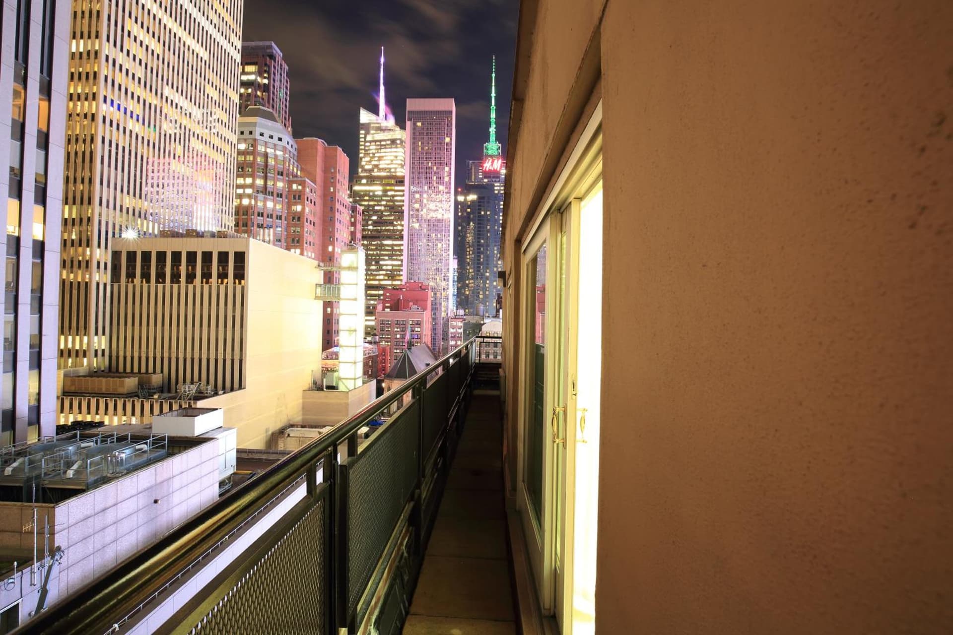 Radio City Apartments property views in New York, NY — gallery photo 3