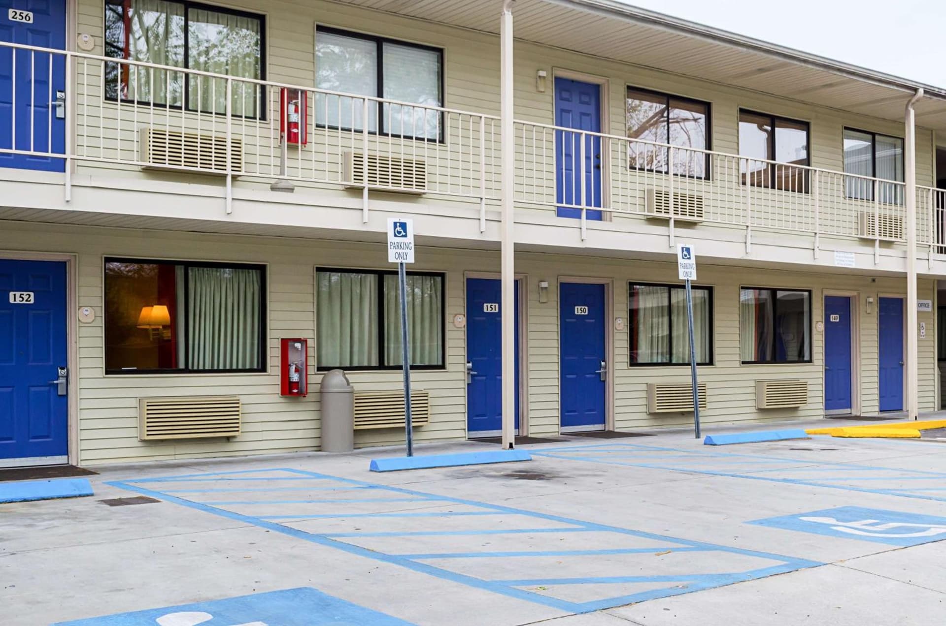 West Ashley Inn featured exterior or lobby in Charleston, SC — similar hotel