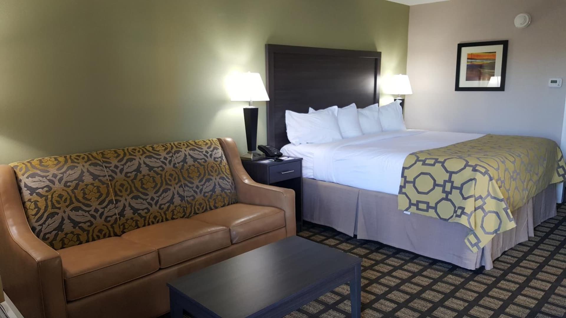 Baymont by Wyndham Clarksville interior in Clarksville, TN — gallery photo 2