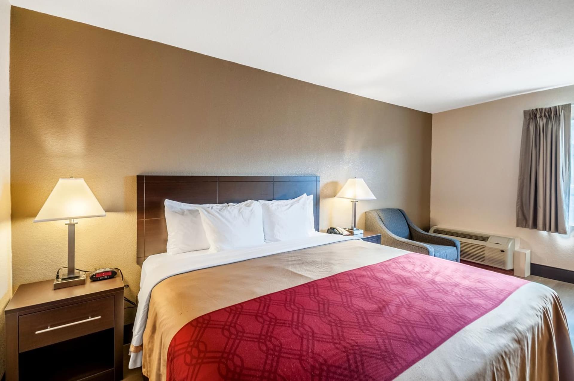Econo Lodge Hagerstown gallery photo in Hagerstown, MD — image 11