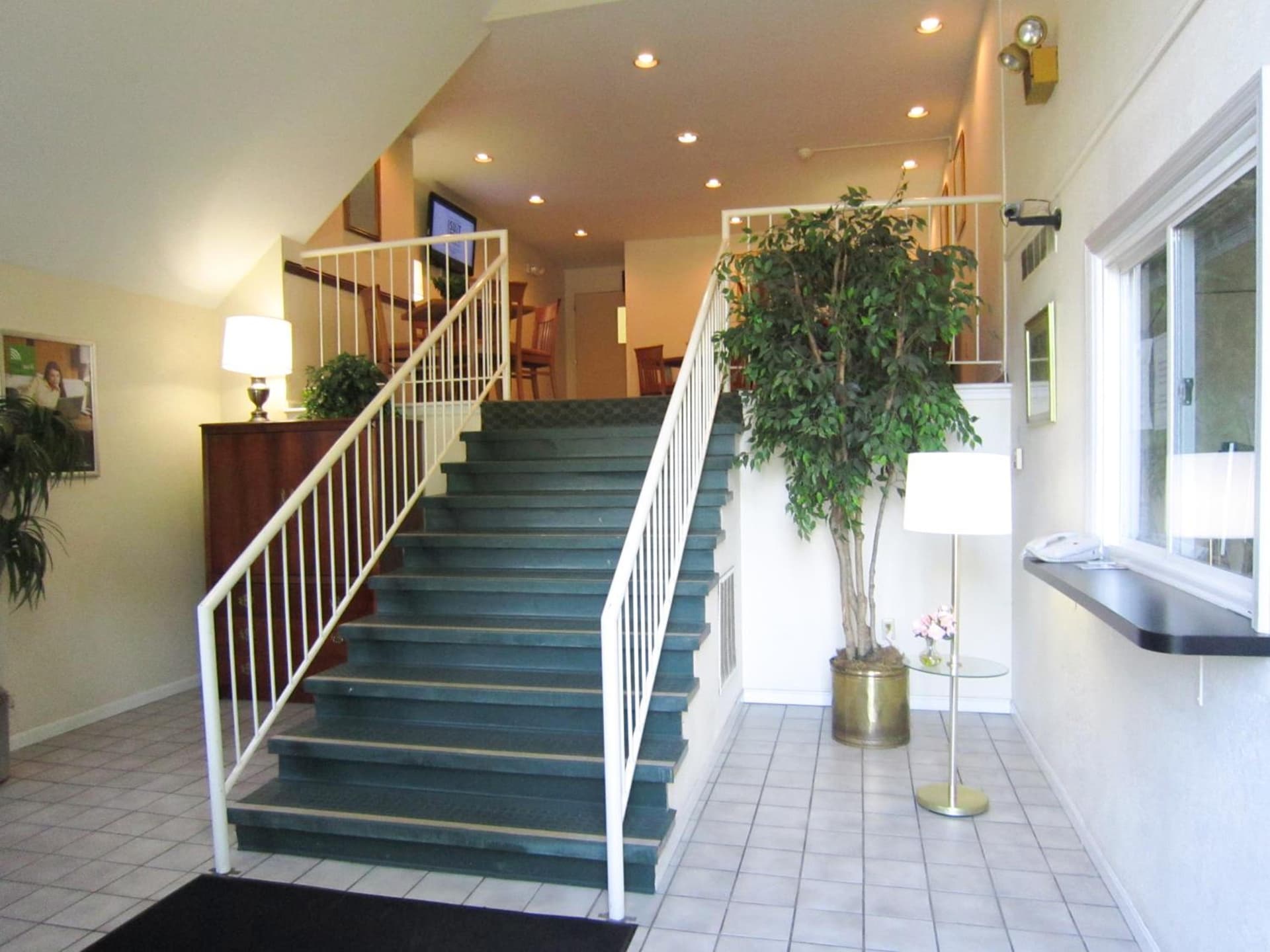 Suburban Studios Columbus East featured exterior or lobby in Columbus, OH — similar hotel