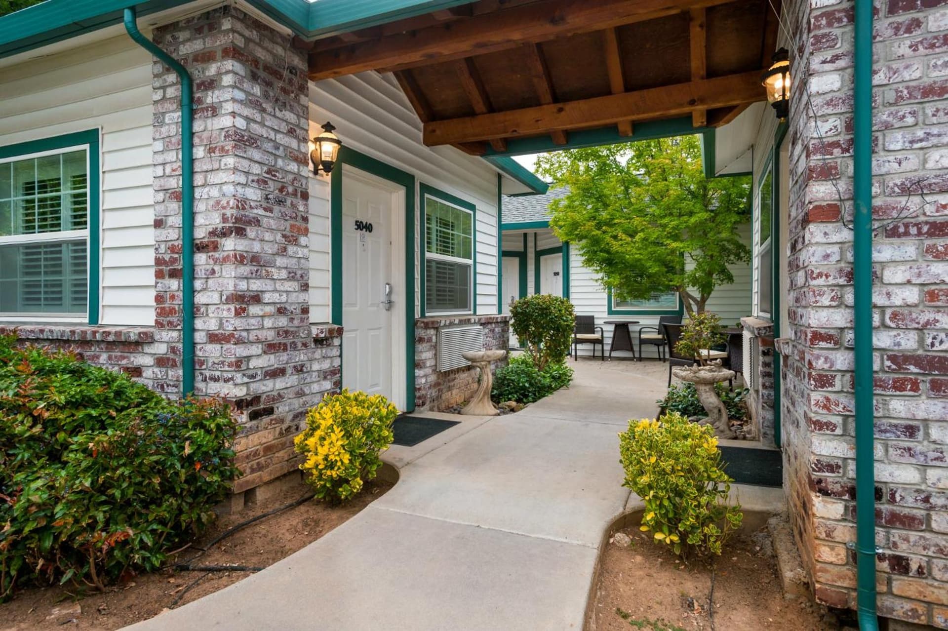 Grass Valley Courtyard Suites property views in Grass Valley, CA — gallery photo 3