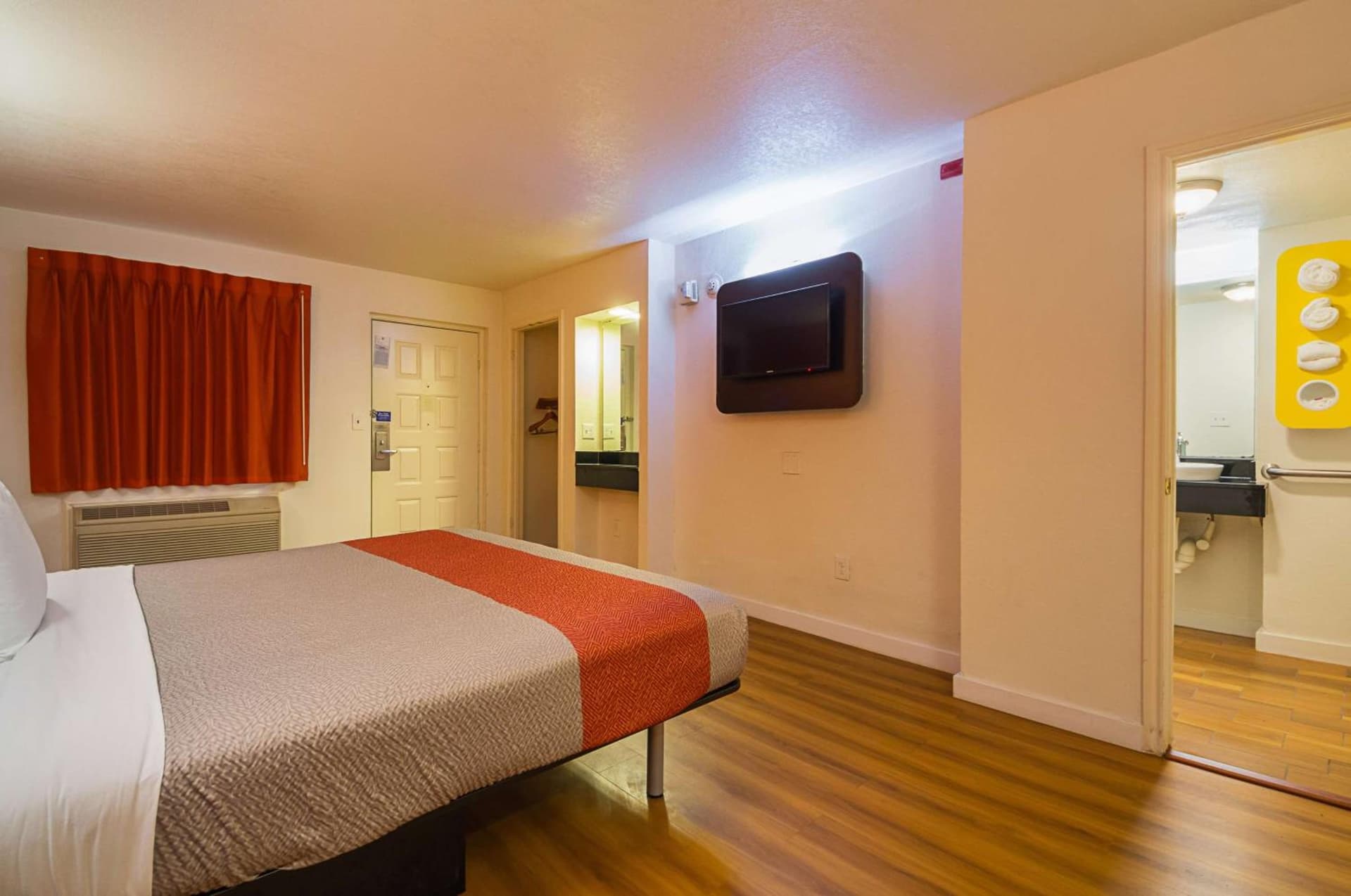 Motel 6-Garland, TX - Northeast Dallas gallery photo in Garland, TX — image 6