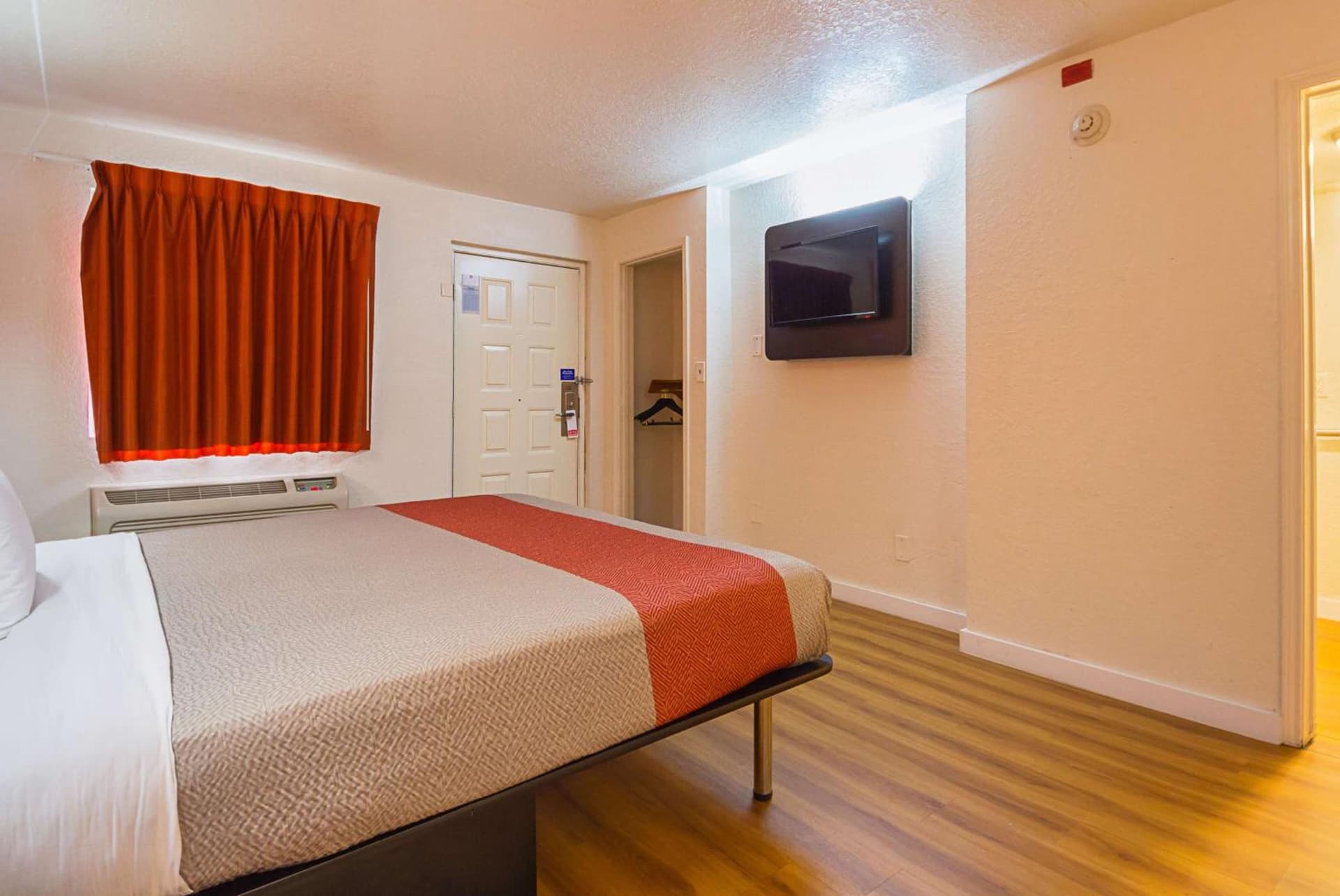 Motel 6-Garland, TX - Northeast Dallas gallery photo in Garland, TX — image 10
