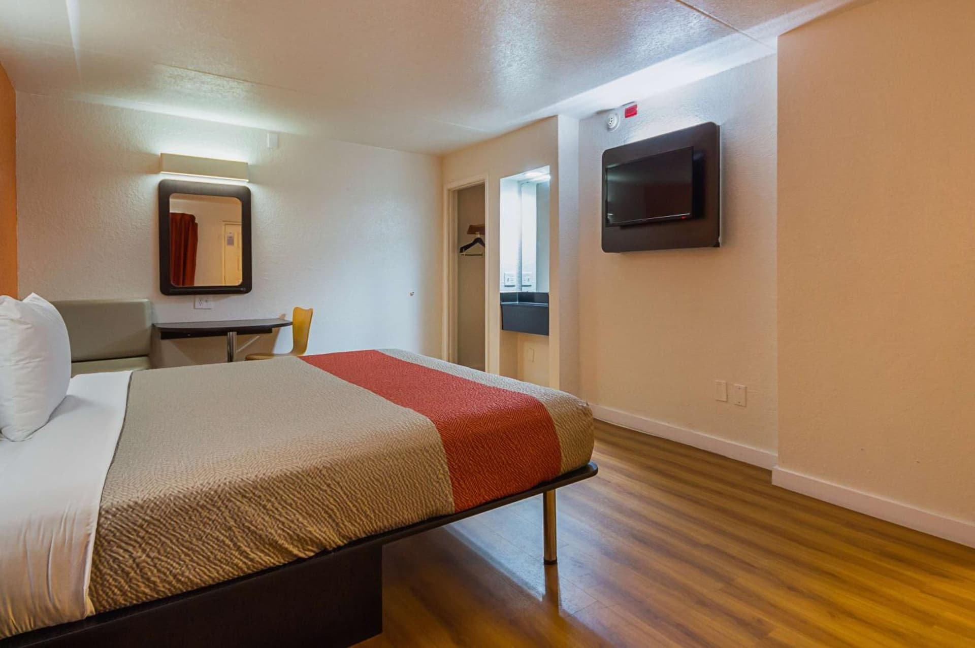 Motel 6-Garland, TX - Northeast Dallas gallery photo in Garland, TX — image 19