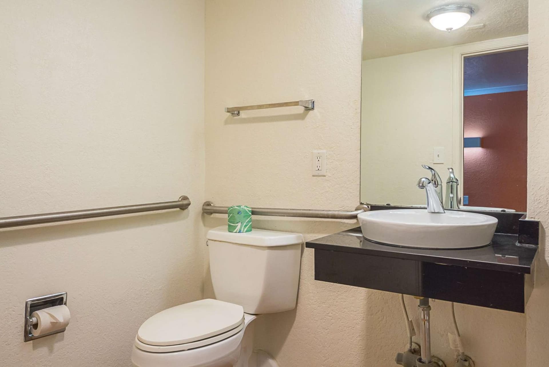 Motel 6-Garland, TX - Northeast Dallas property views in Garland, TX — gallery photo 3