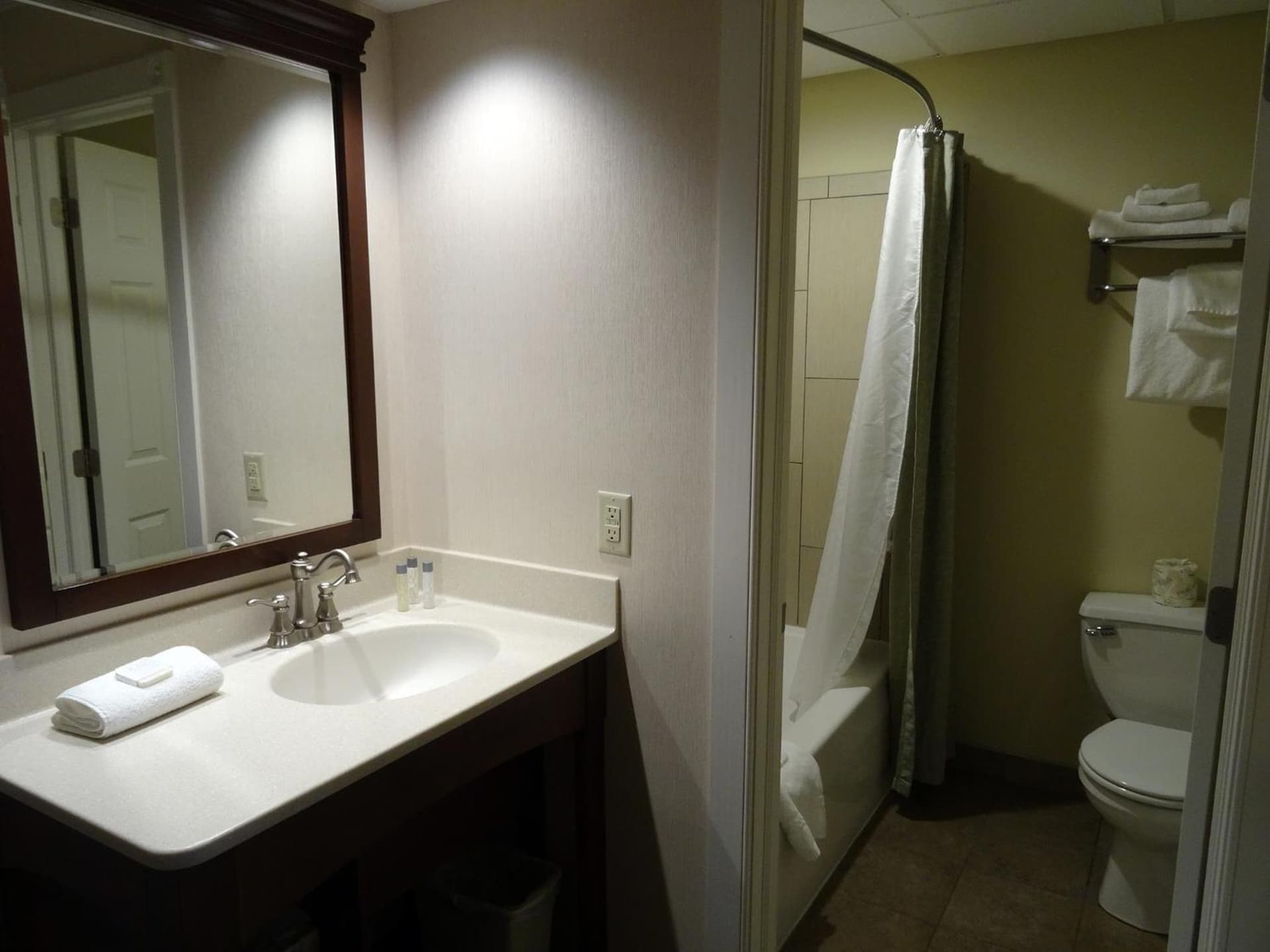 Bird-in-Hand Family Inn gallery photo in Bird in Hand, PA — image 11