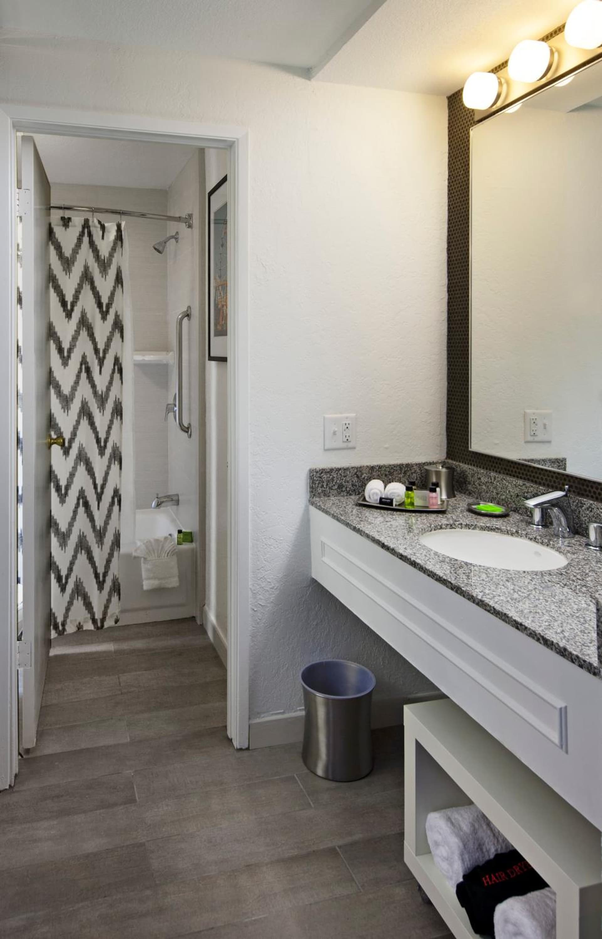 Inn at Venice Beach gallery photo in Los Angeles, CA — image 22
