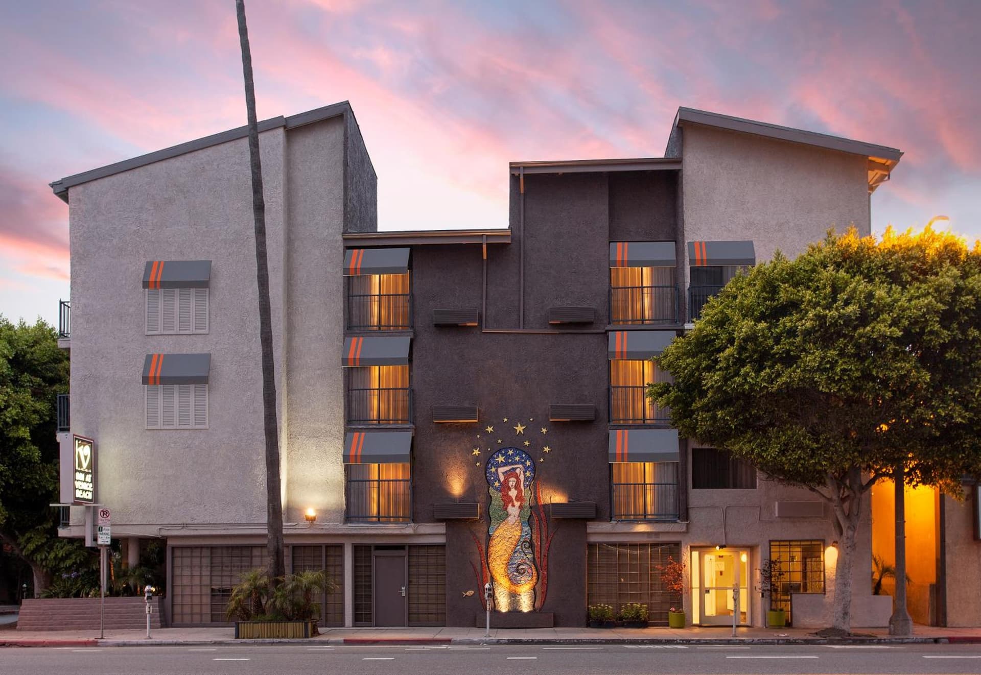 Inn at Venice Beach featured exterior or lobby in Los Angeles, CA — similar hotel