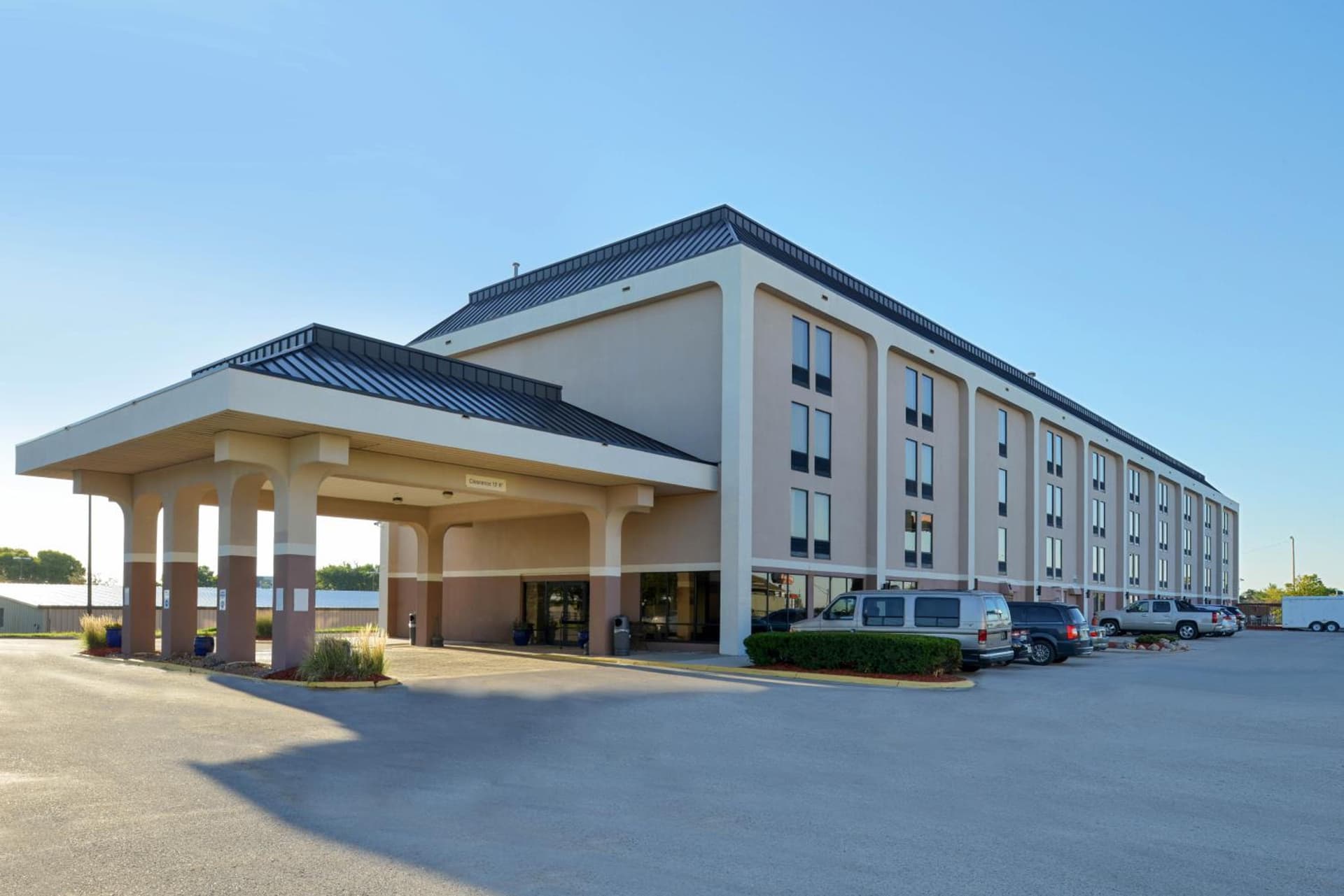 New Victorian Inn & Suites Omaha gallery photo in Omaha, NE — image 12