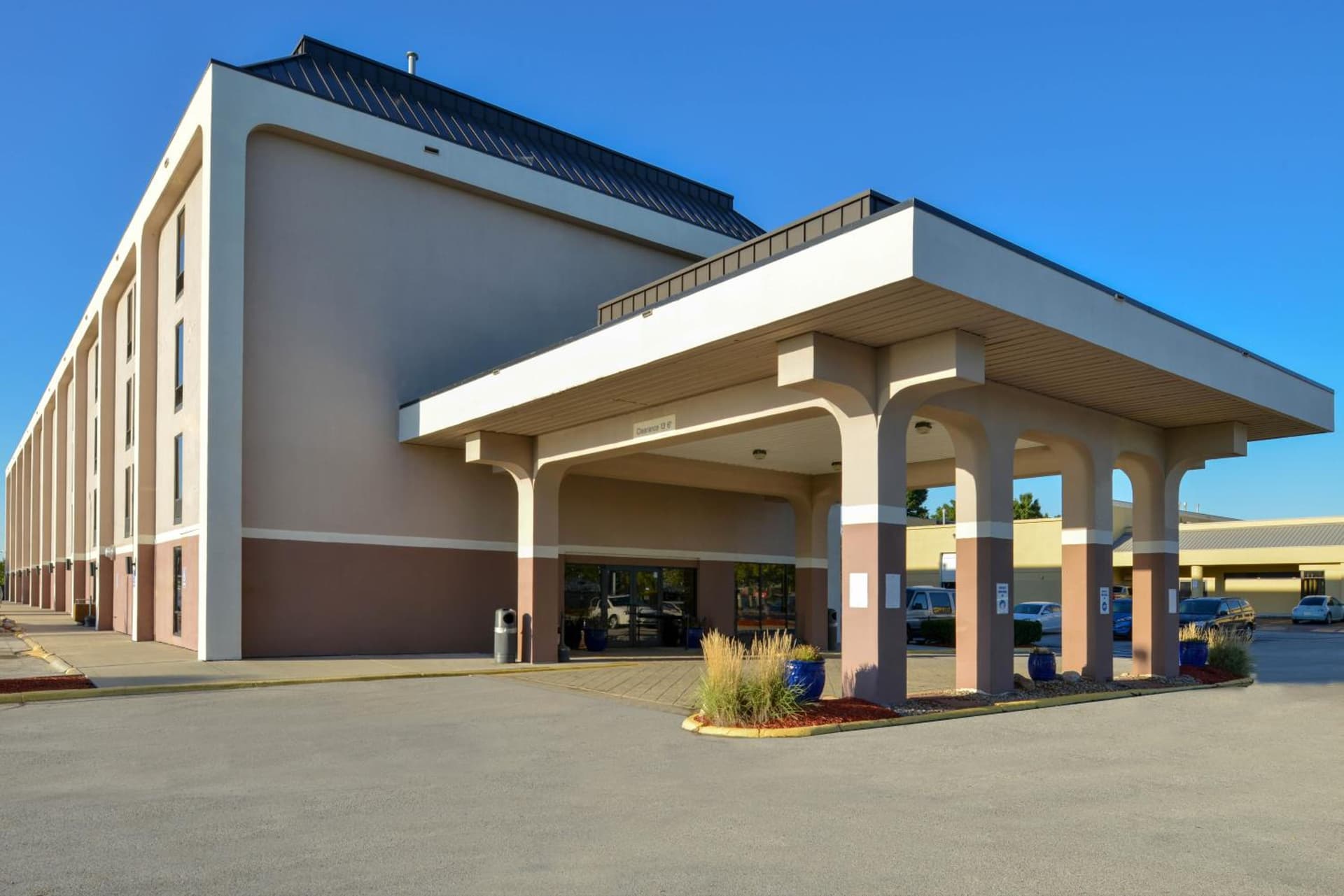 New Victorian Inn & Suites Omaha gallery photo in Omaha, NE — image 48