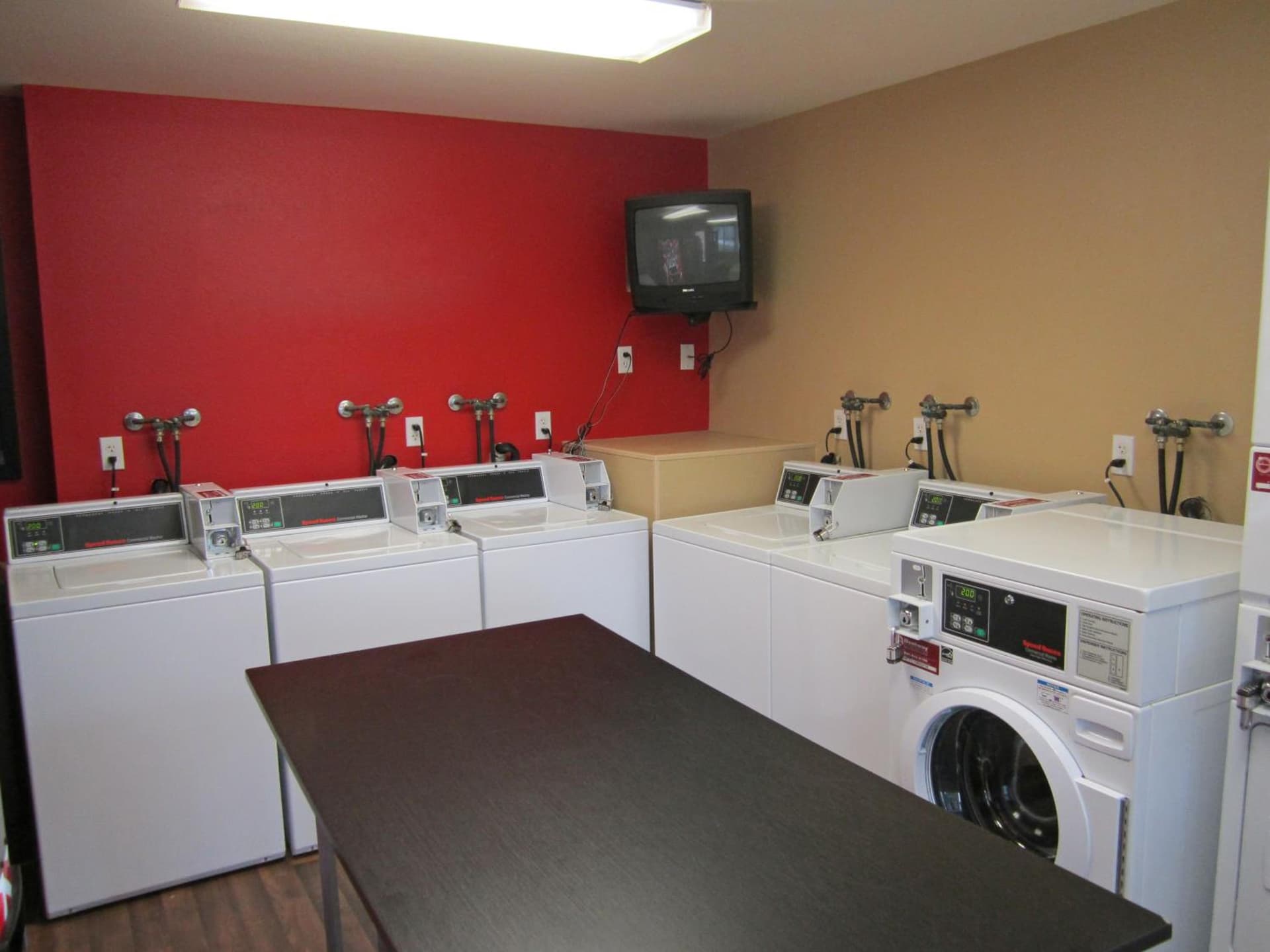 Extended Stay America Suites - Orange County - Irvine Spectrum gallery photo in Irvine, CA — image 32
