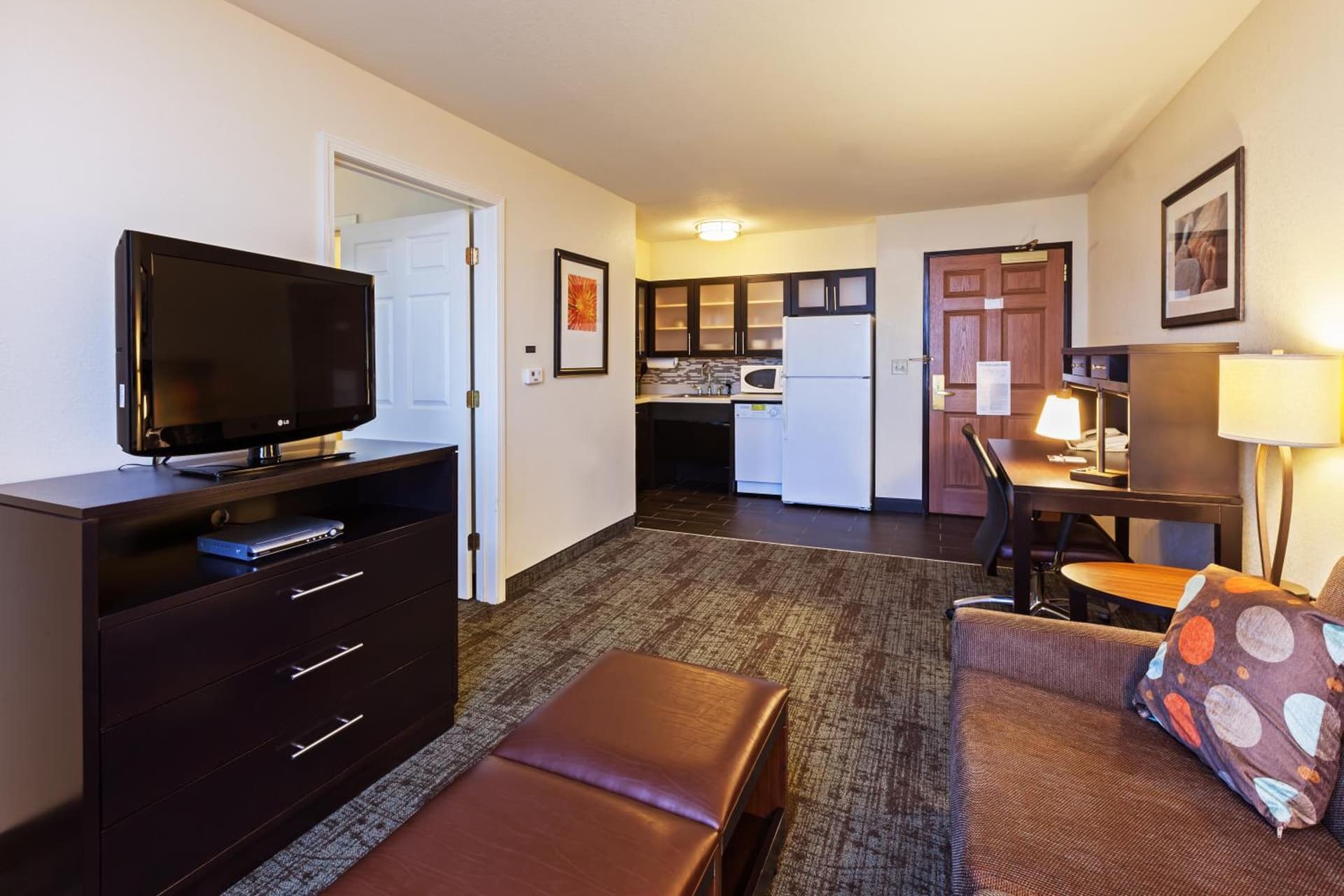 Staybridge Suites Tulsa-Woodland Hills by IHG interior in Tulsa, OK — gallery photo 2