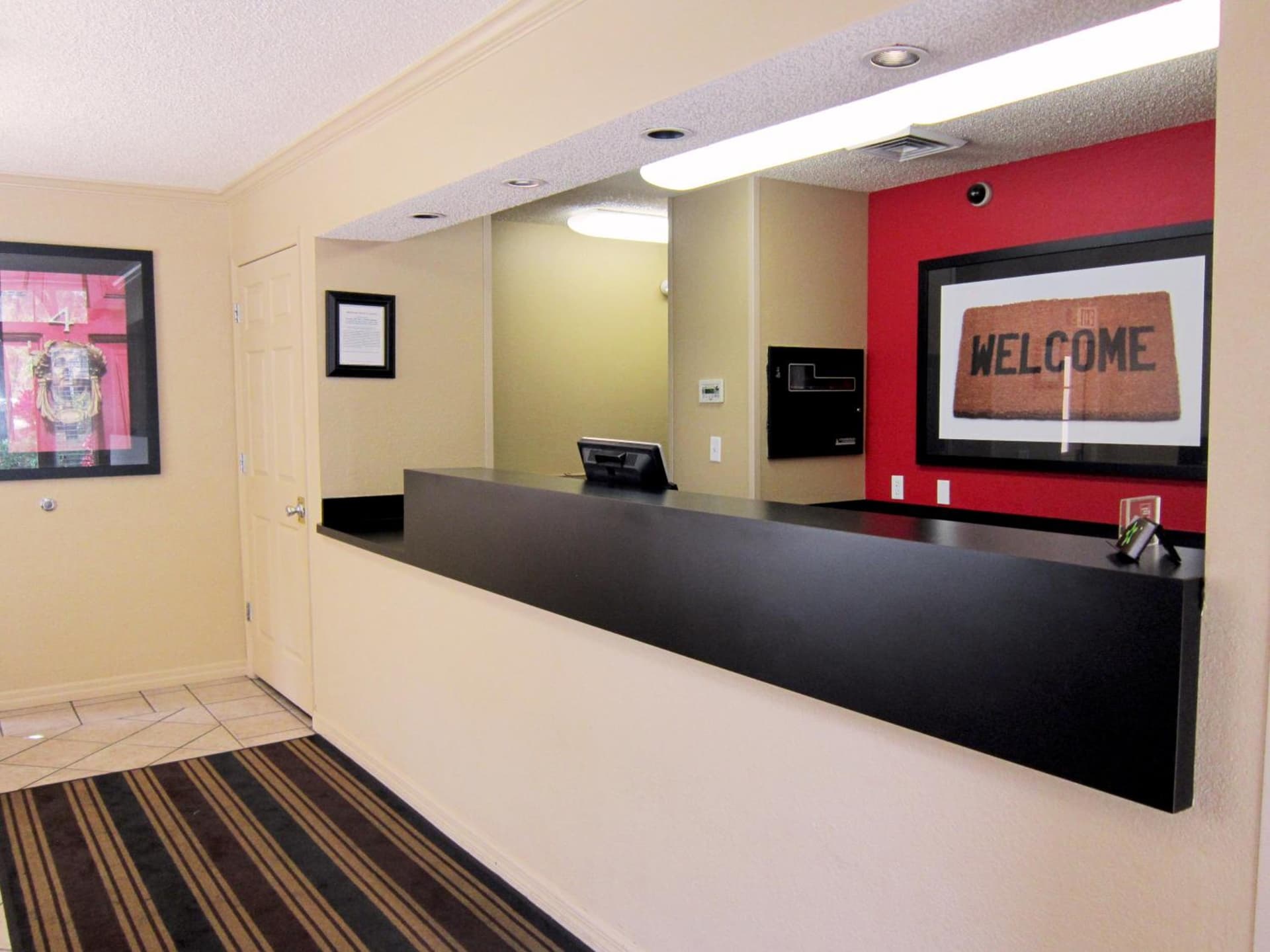 Extended Stay America Select Suites - Tampa - Brandon gallery photo in Brandon, FL — image 9