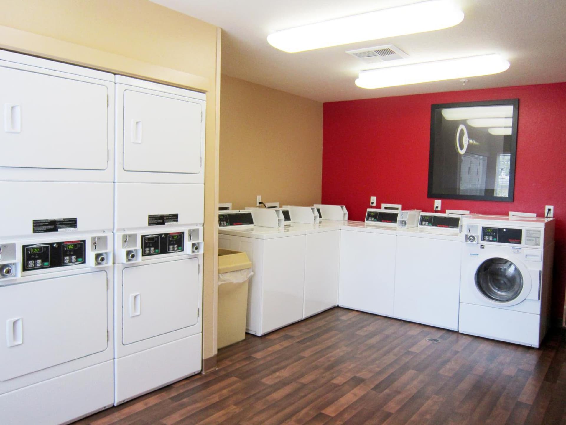 Extended Stay America Select Suites - Tampa - Brandon gallery photo in Brandon, FL — image 34