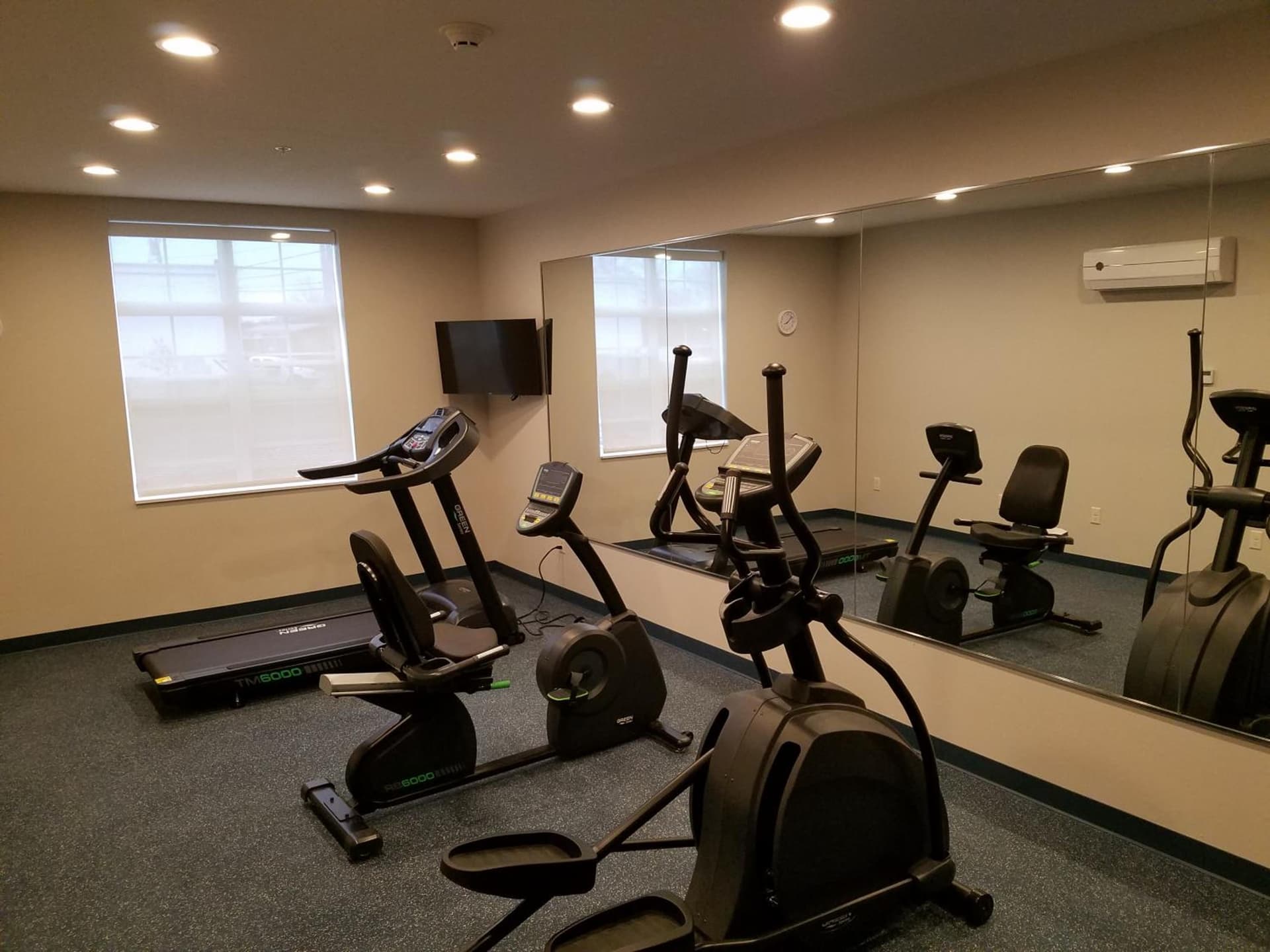 Microtel Inn & Suites by Wyndham Niagara Falls interior in Niagara Falls, NY — gallery photo 2