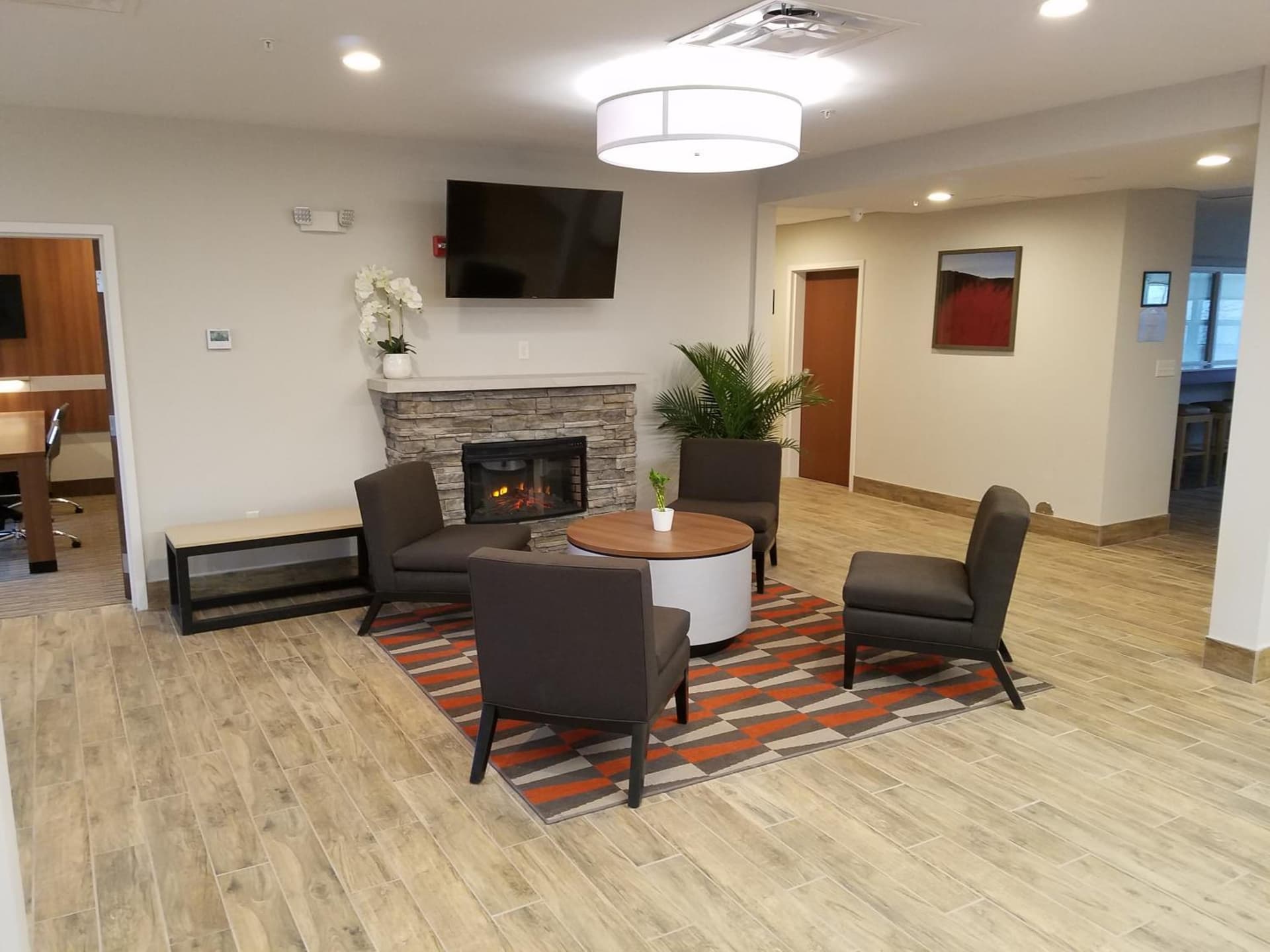 Microtel Inn & Suites by Wyndham Niagara Falls gallery photo in Niagara Falls, NY — image 10