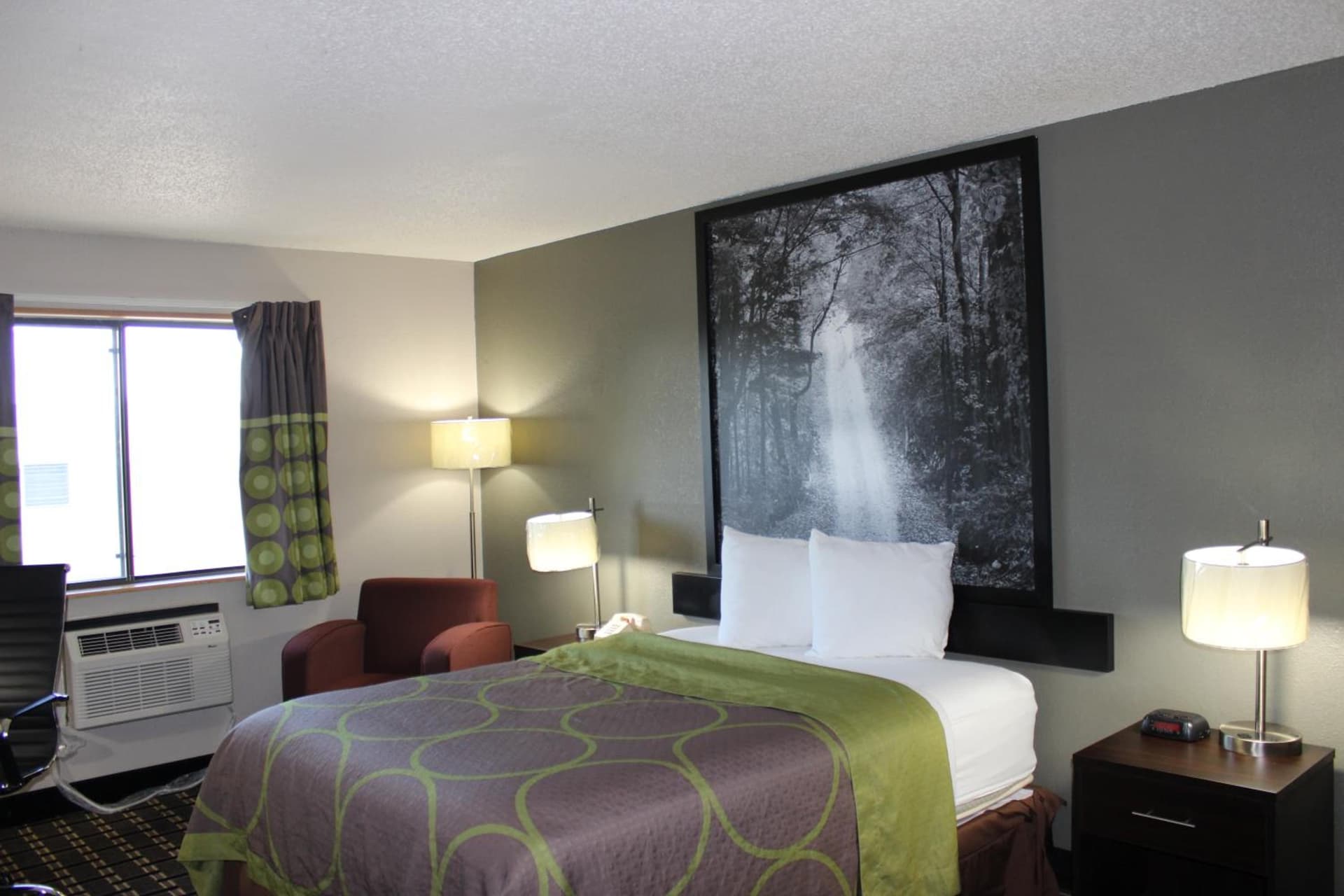 Super 8 Grand Rapids City Center property views in Wyoming, MI — gallery photo 3