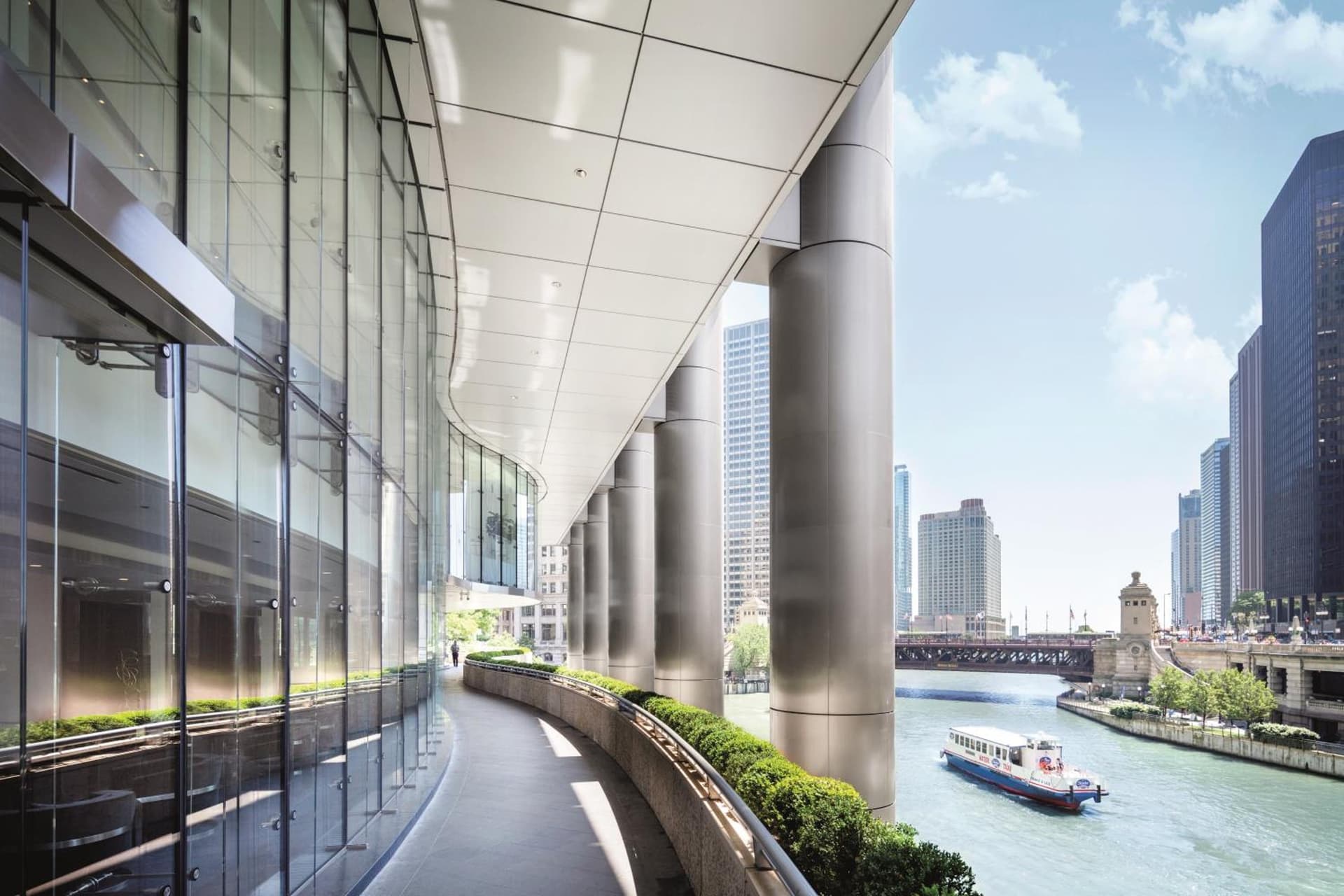 Trump International Hotel & Tower Chicago gallery photo in Chicago, IL — image 9