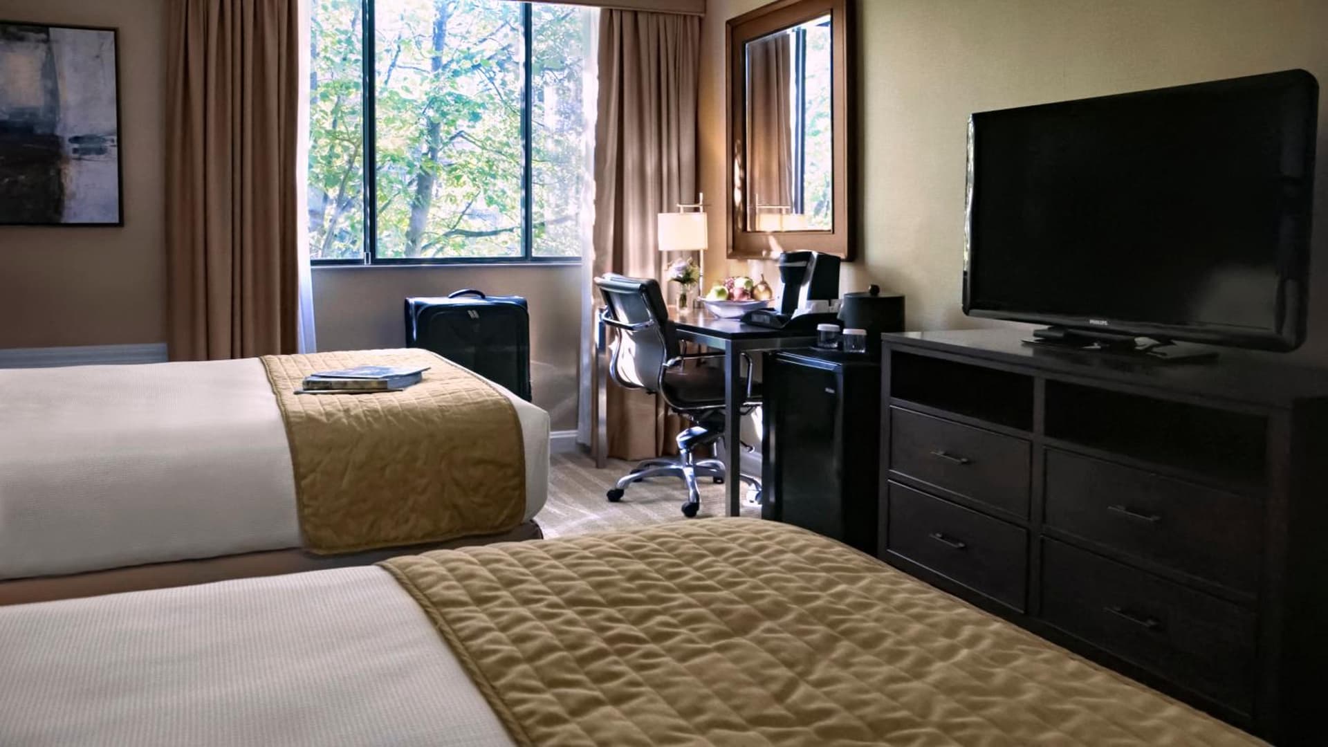 Ethan Allen Hotel gallery photo in Danbury, CT — image 10