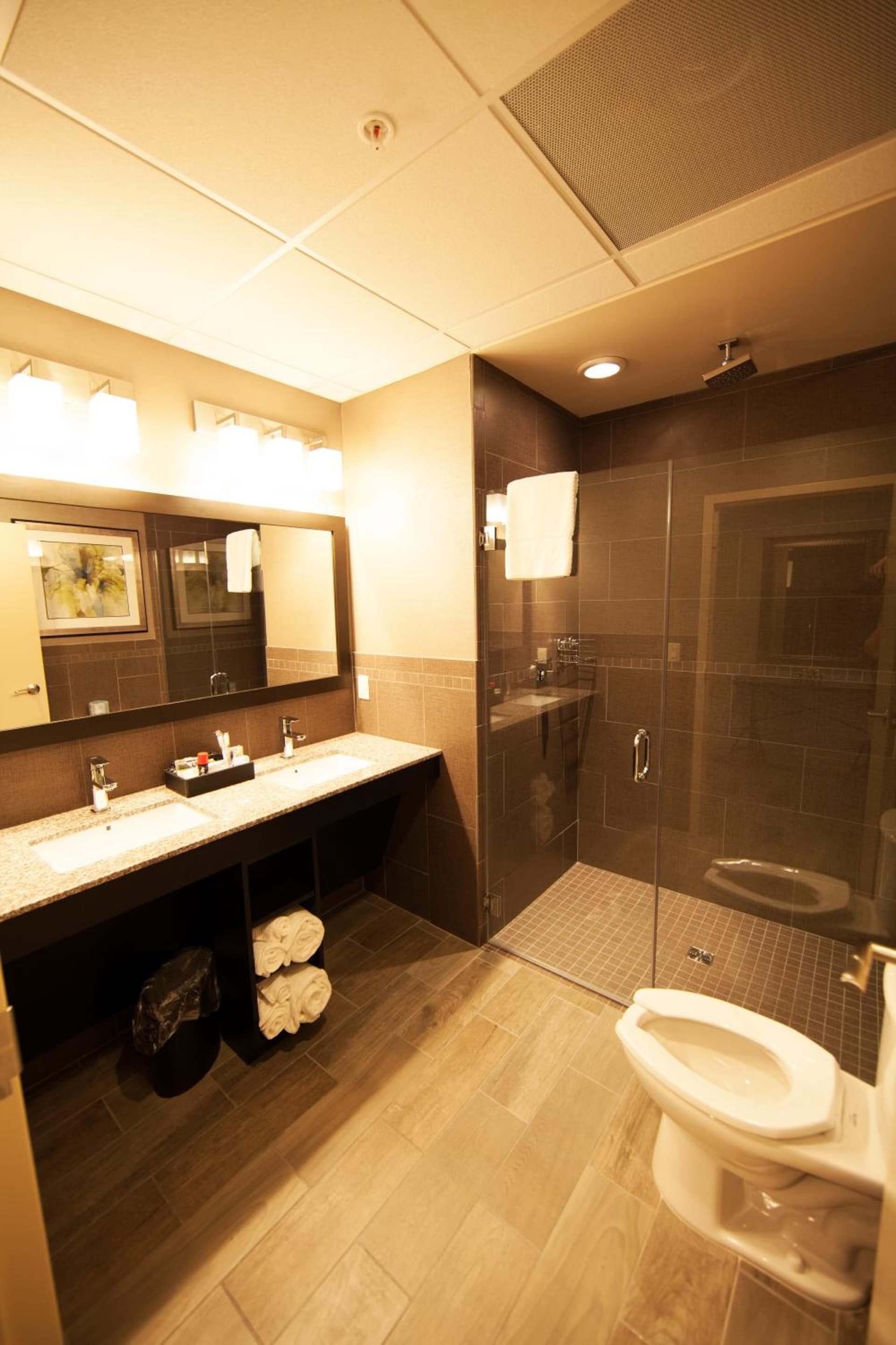 Warehouse Hotel at The Nook gallery photo in Manheim, PA — image 19