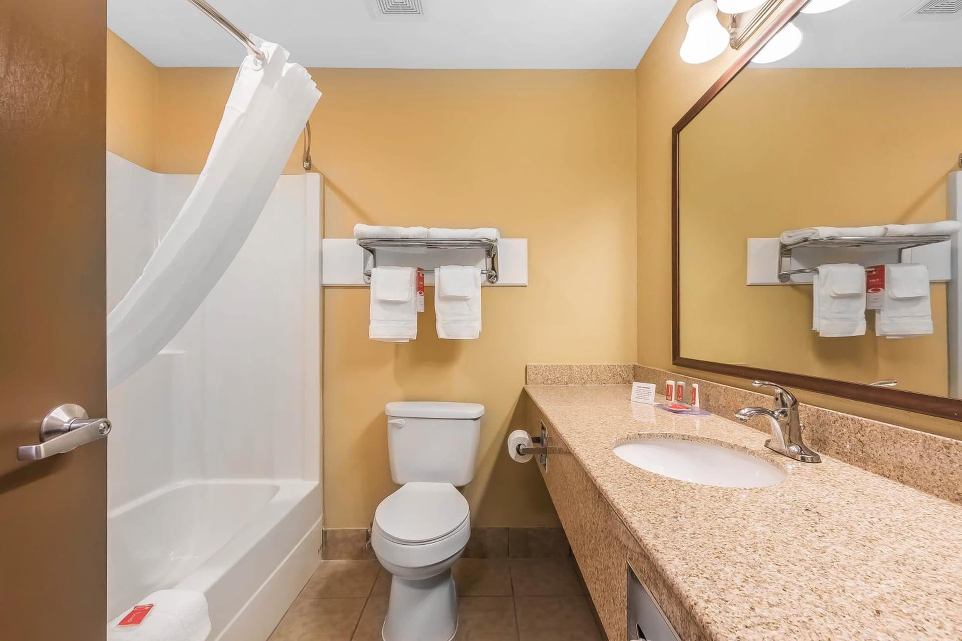 Econo Lodge Boaz interior in Boaz, AL — gallery photo 2