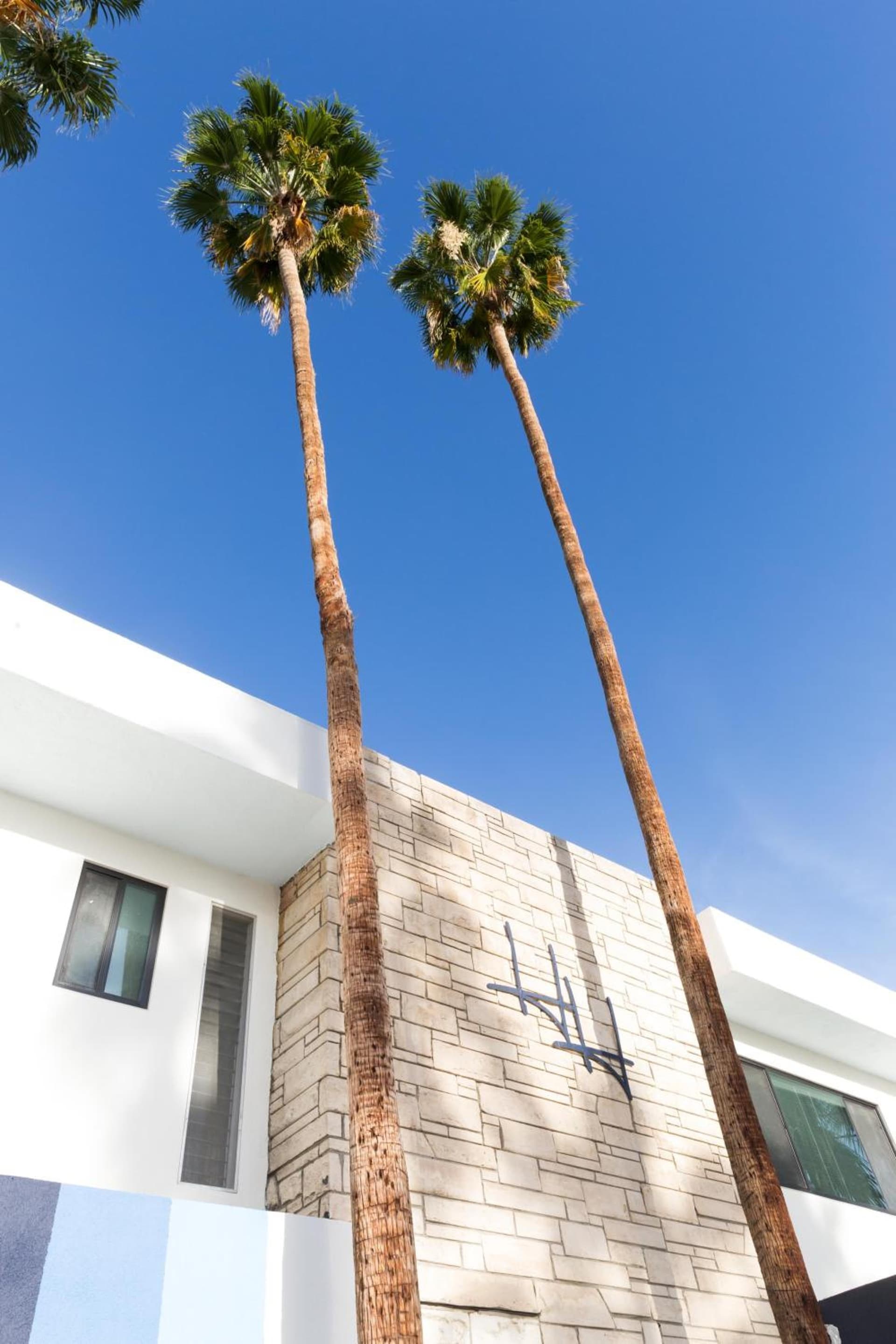 Holiday House Palm Springs gallery photo in Palm Springs, CA — image 6