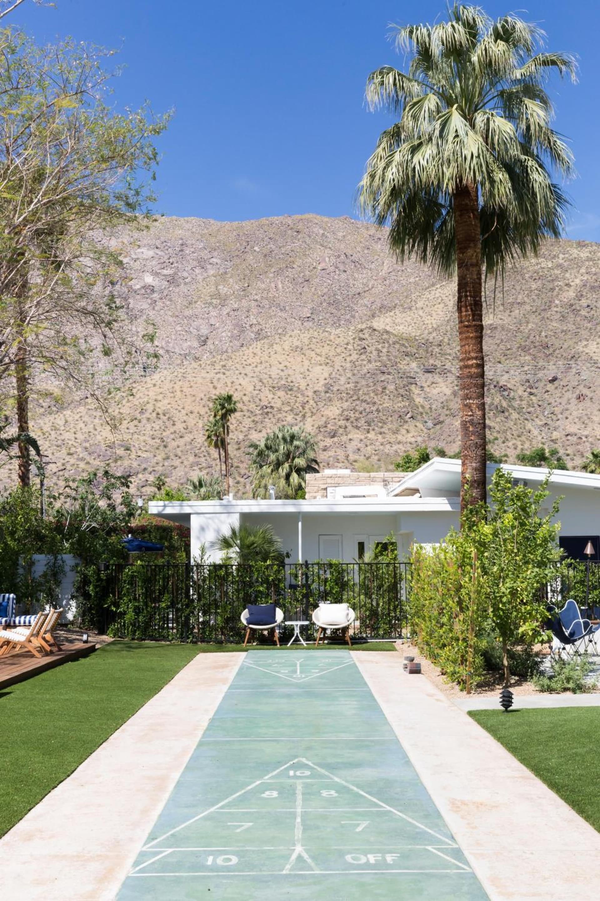 Holiday House Palm Springs gallery photo in Palm Springs, CA — image 7