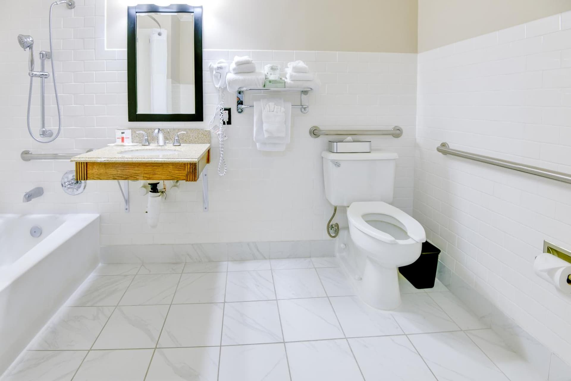 Ramada by Wyndham Metairie New Orleans Airport gallery photo in Metairie, LA — image 32