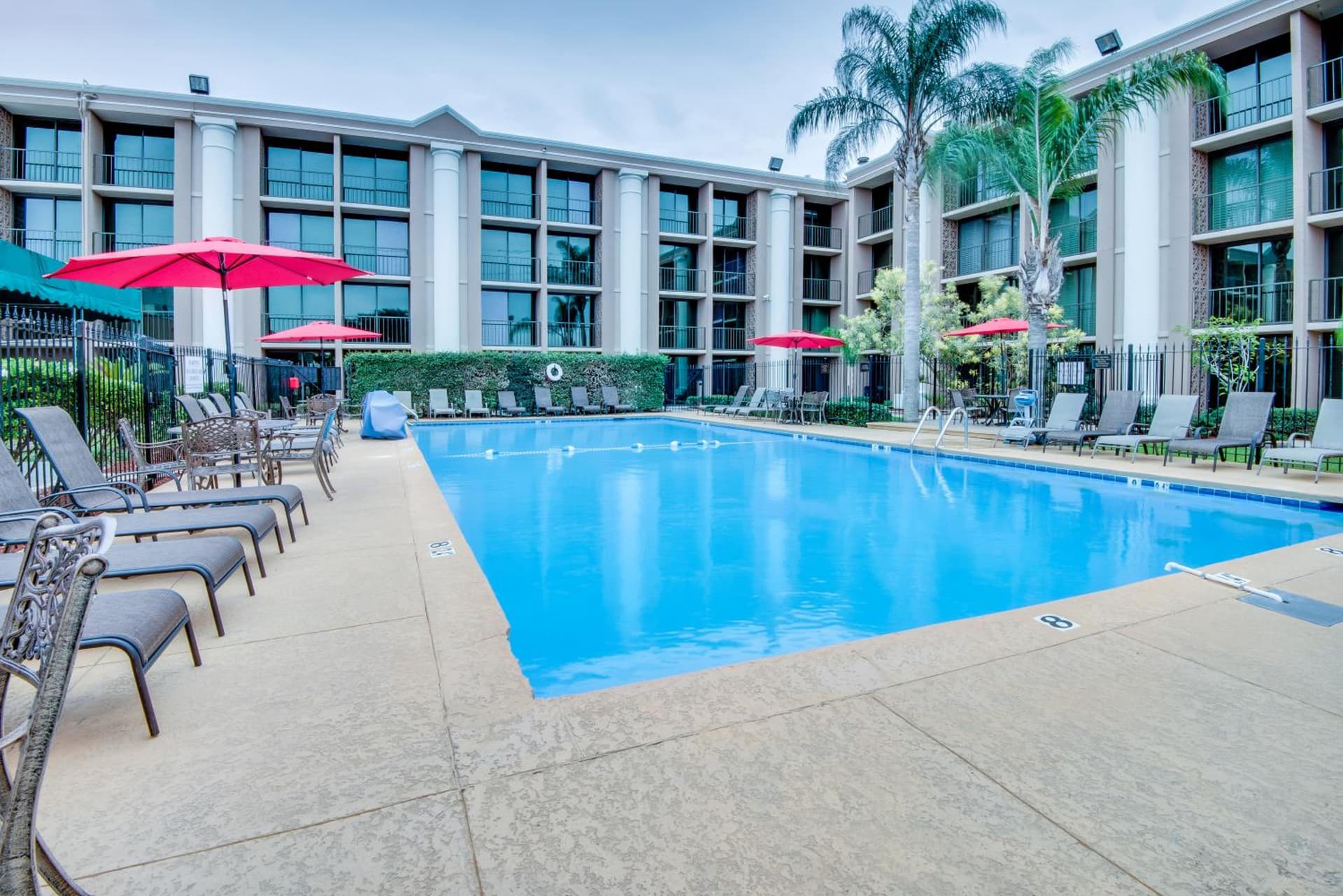 Ramada by Wyndham Metairie New Orleans Airport gallery photo in Metairie, LA — image 10