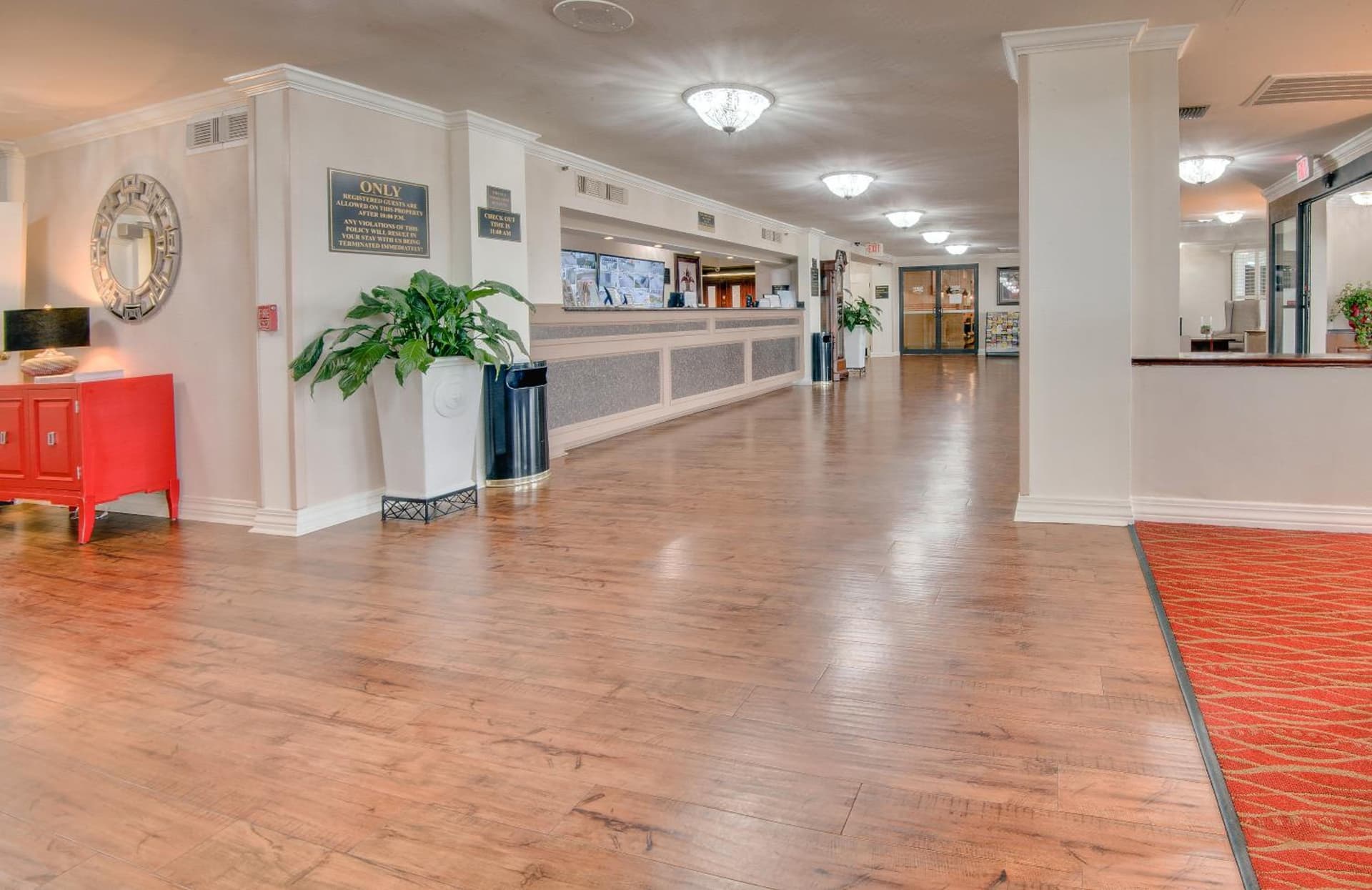 Ramada by Wyndham Metairie New Orleans Airport gallery photo in Metairie, LA — image 40