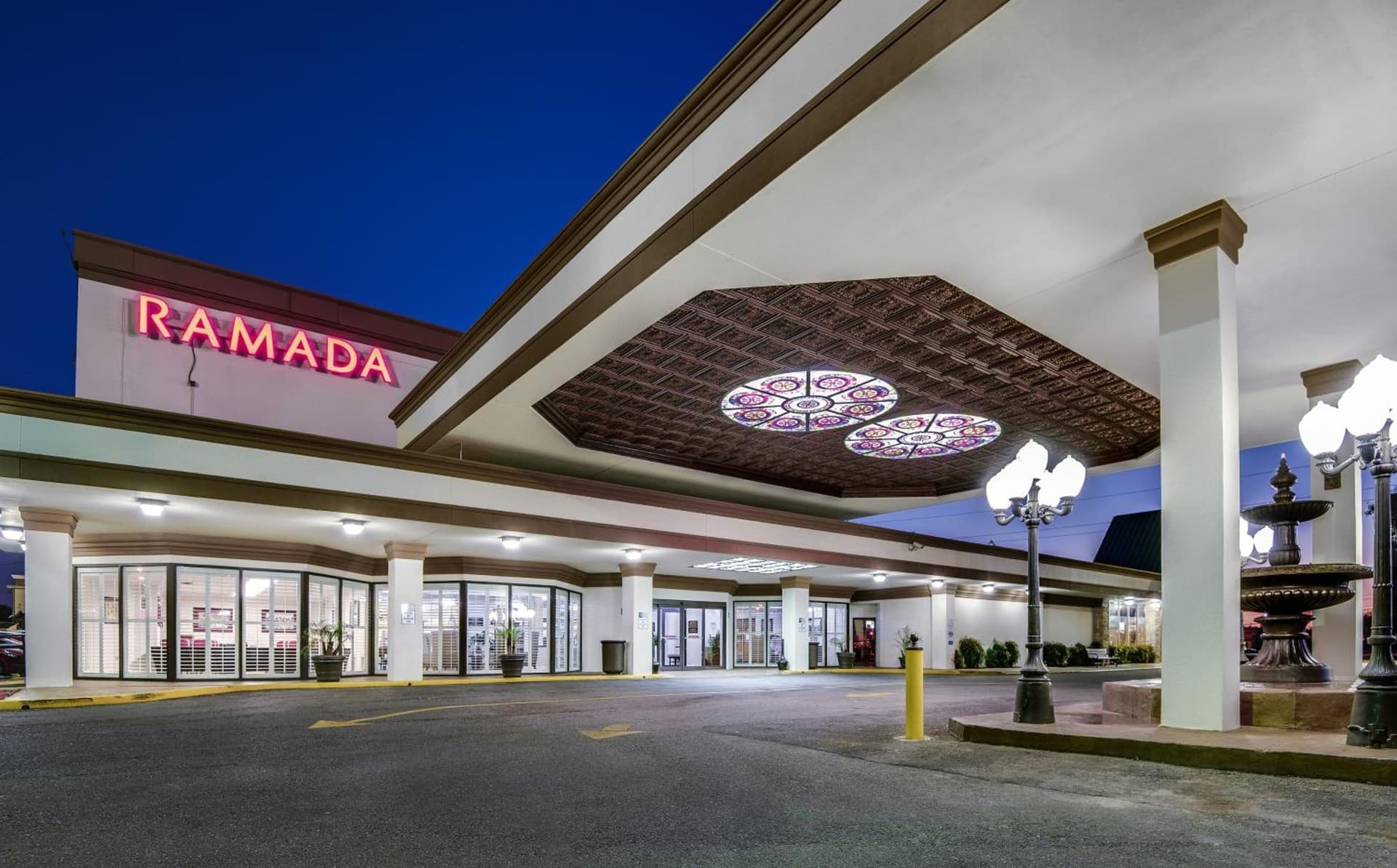 Ramada by Wyndham Metairie New Orleans Airport gallery photo in Metairie, LA — image 60