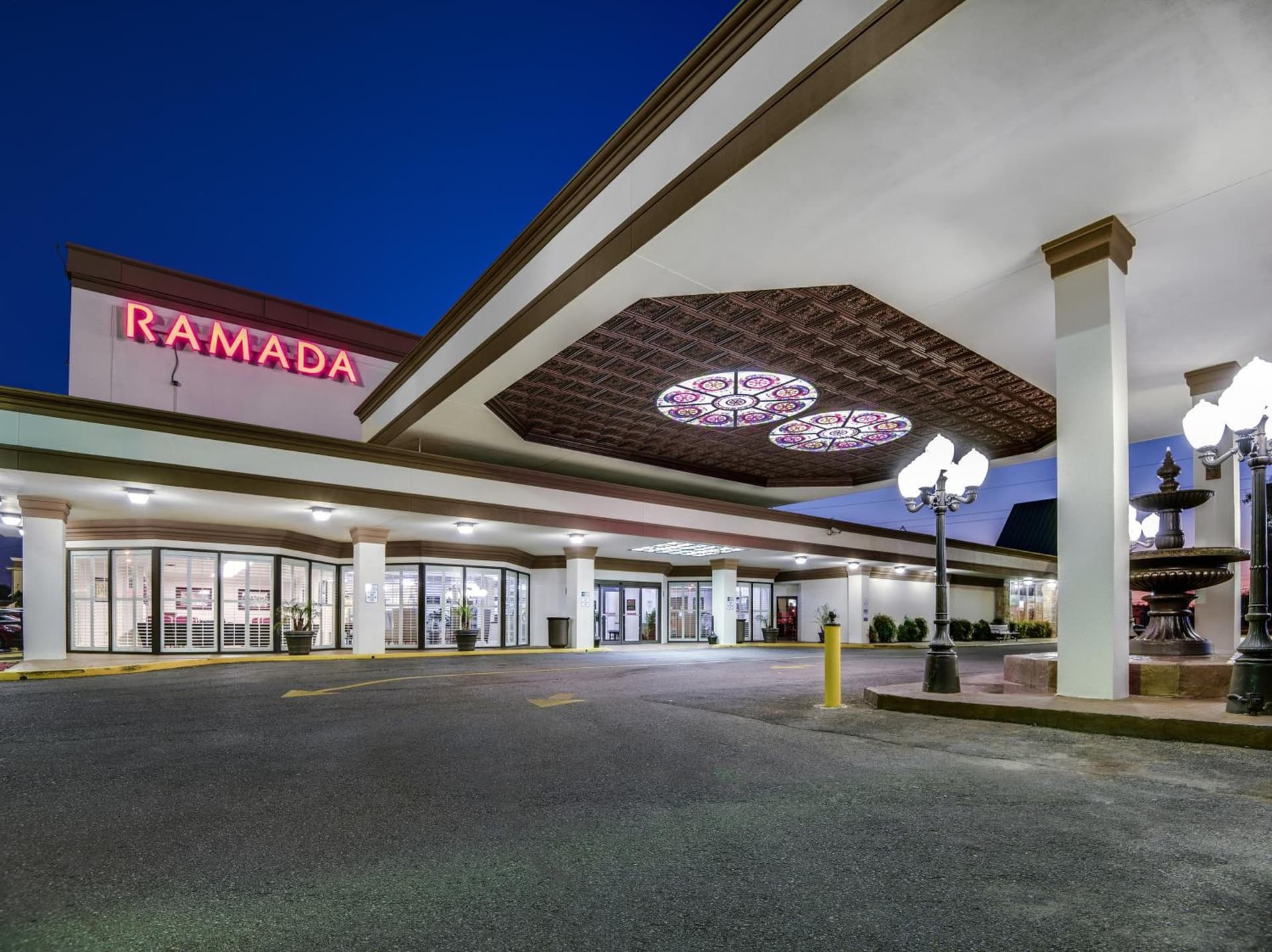 Ramada by Wyndham Metairie New Orleans Airport gallery photo in Metairie, LA — image 54