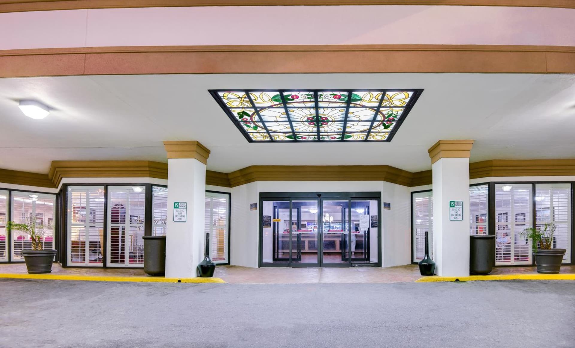 Ramada by Wyndham Metairie New Orleans Airport gallery photo in Metairie, LA — image 33