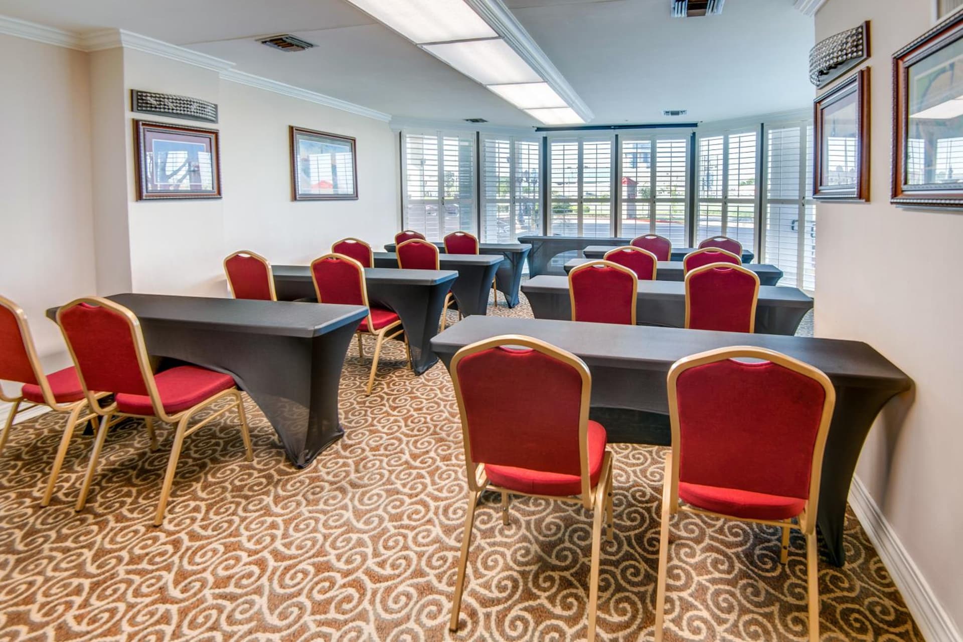 Ramada by Wyndham Metairie New Orleans Airport gallery photo in Metairie, LA — image 52