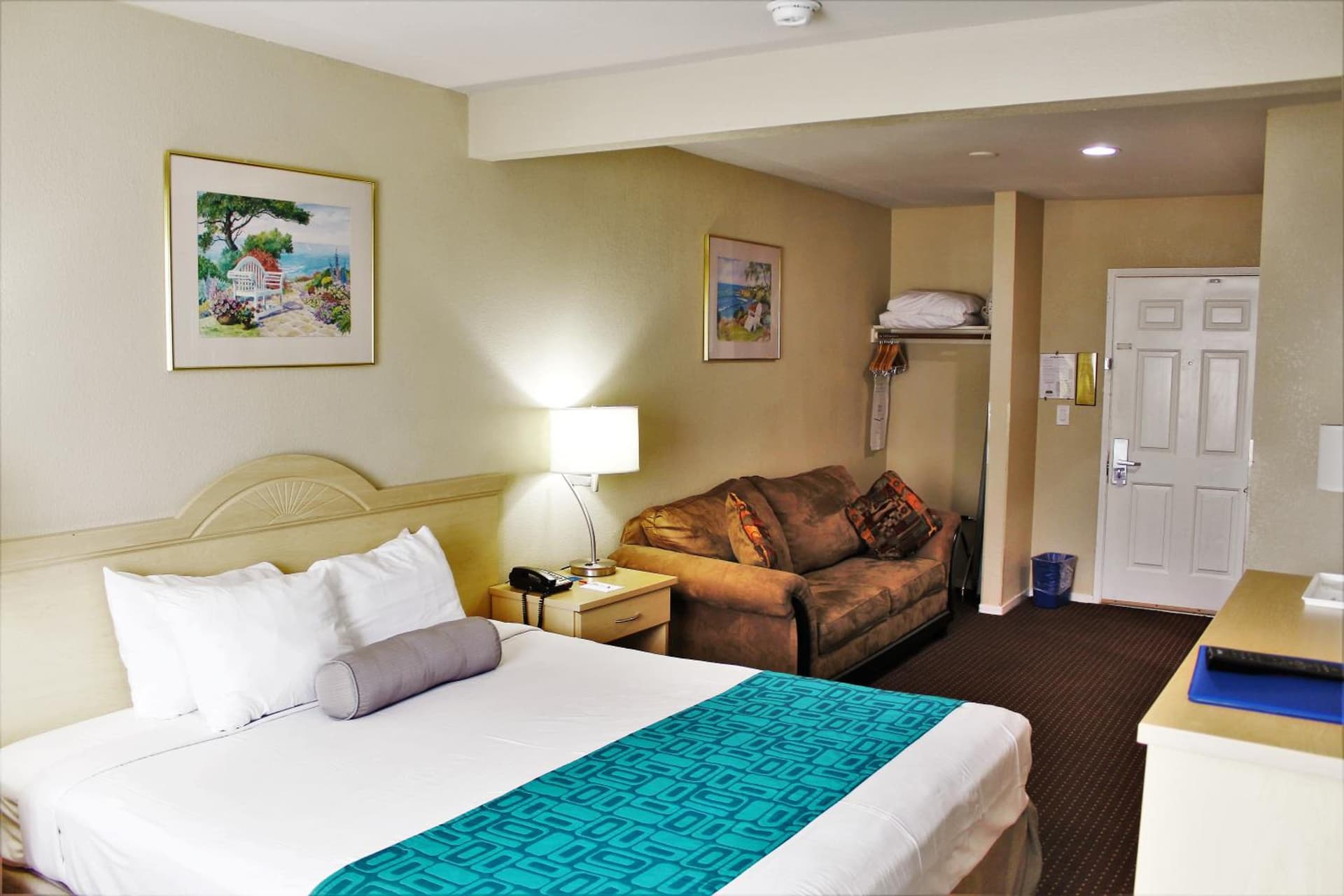 Howard Johnson by Wyndham Santa Cruz gallery photo in Santa Cruz, CA — image 13