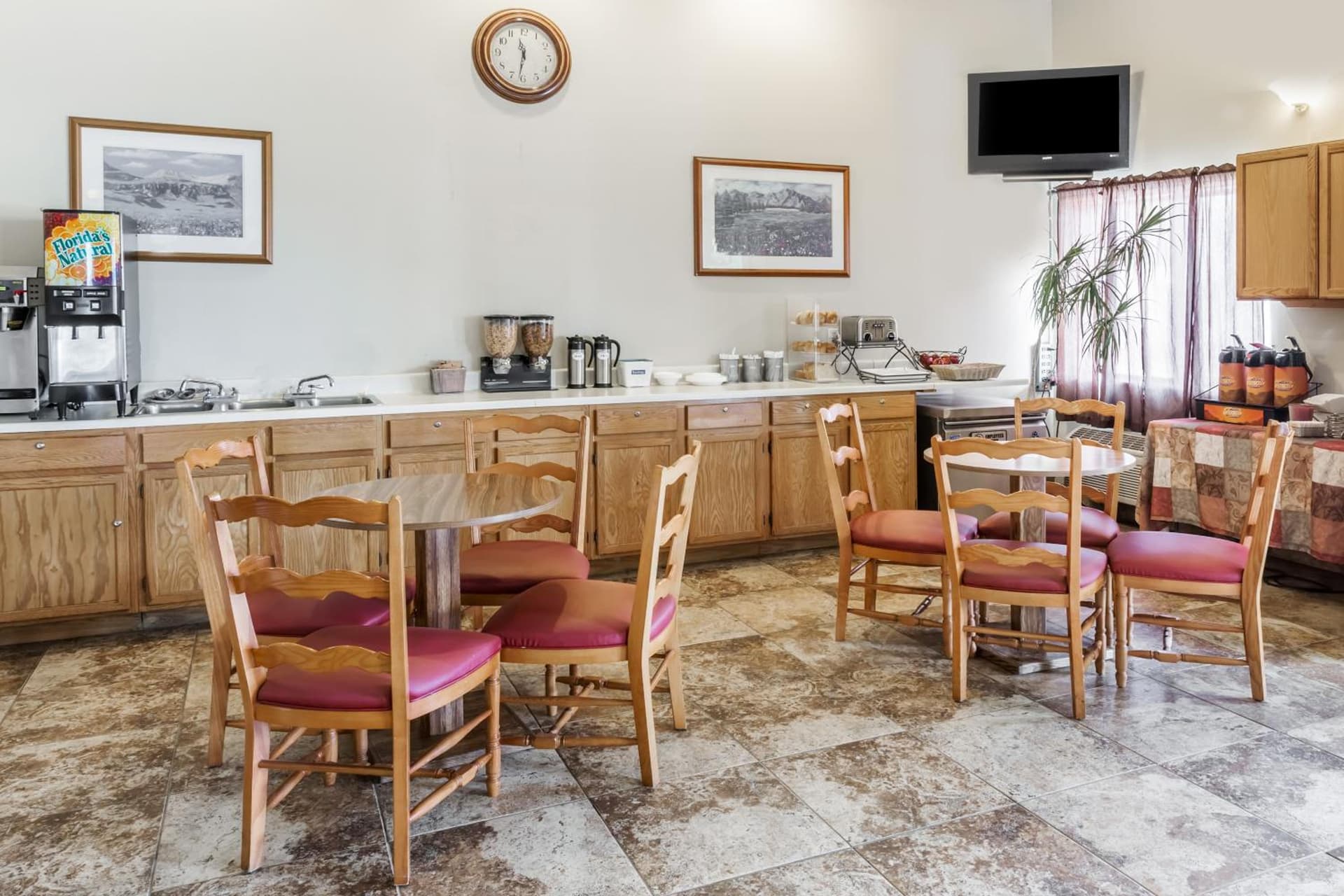 Travelodge by Wyndham Longmont gallery photo in Longmont, CO — image 44