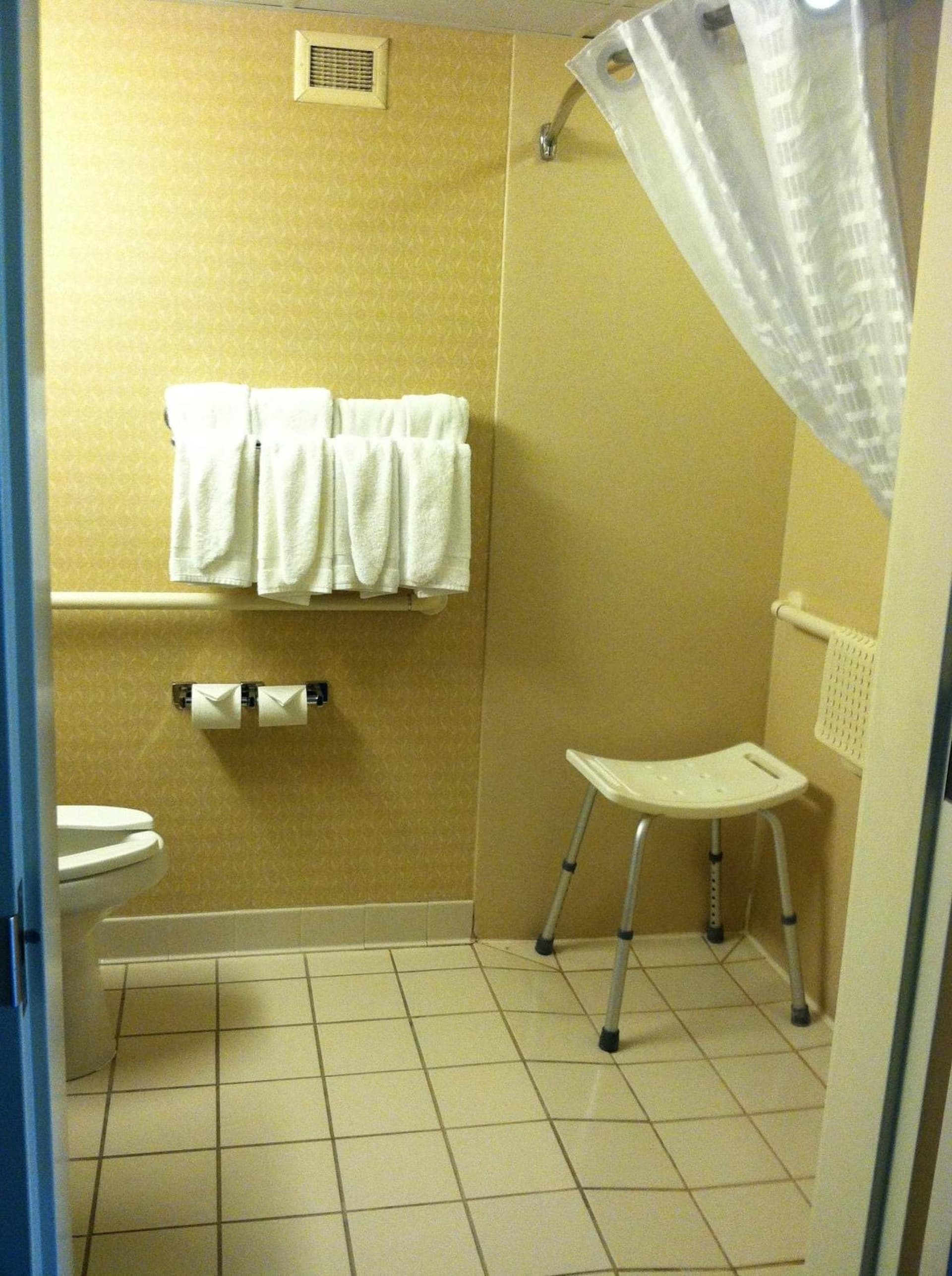 Country Inn & Suites by Radisson, Fredericksburg South (I-95), VA gallery photo in Fredericksburg, VA — image 59