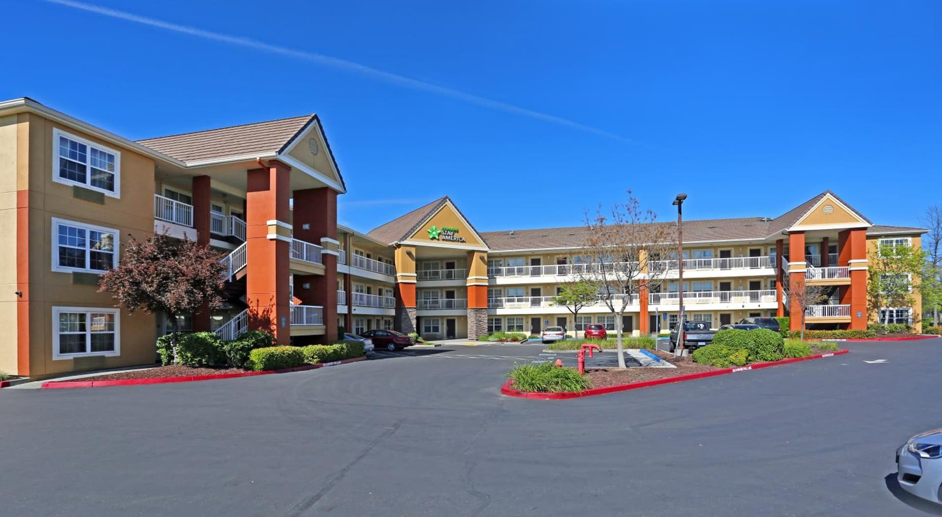 Studio 6 Extended Stay Sacramento Arden Way CA featured exterior or lobby in Sacramento, CA — similar hotel