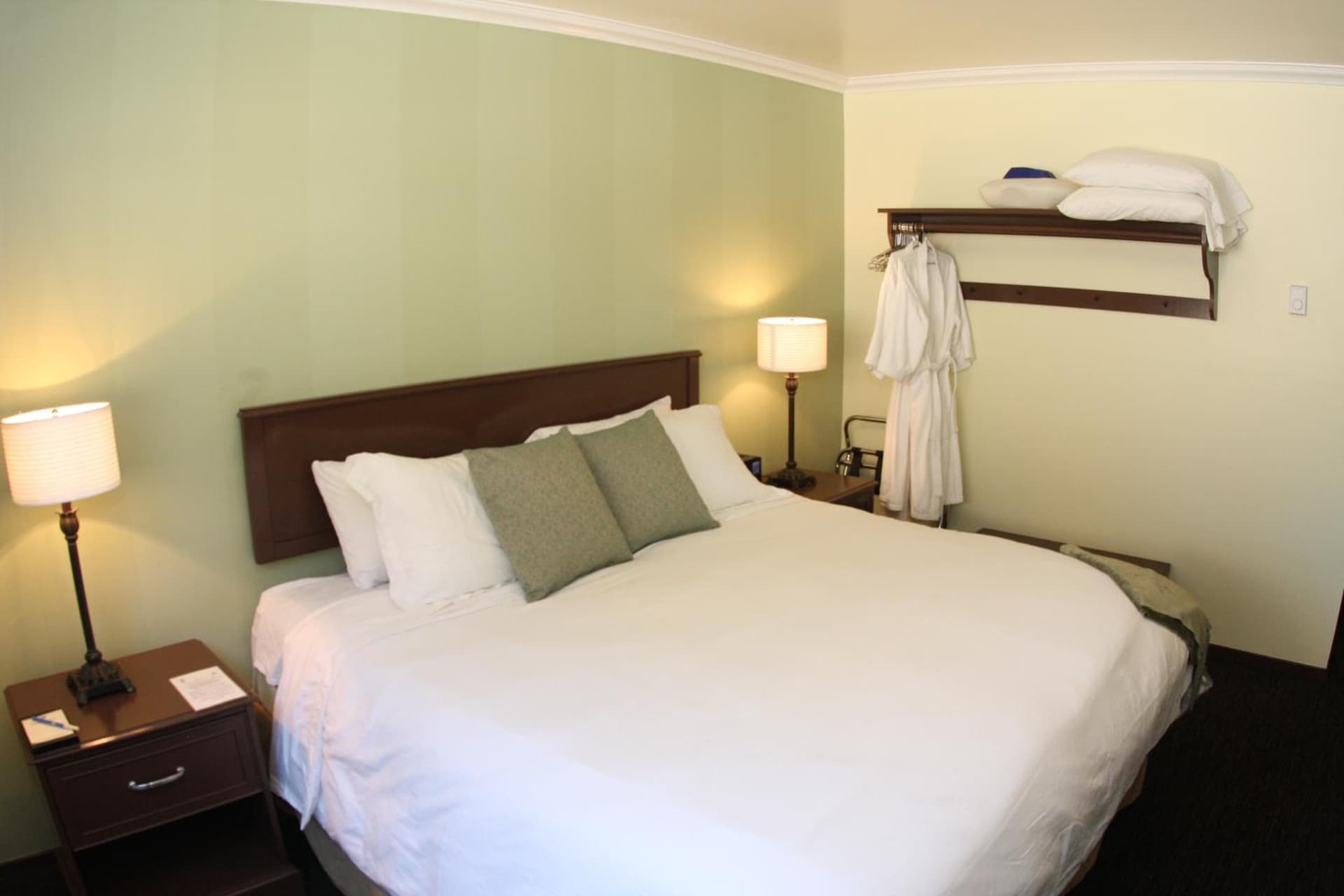 The Mammoth Creek Inn interior in Mammoth Lakes, CA — gallery photo 2