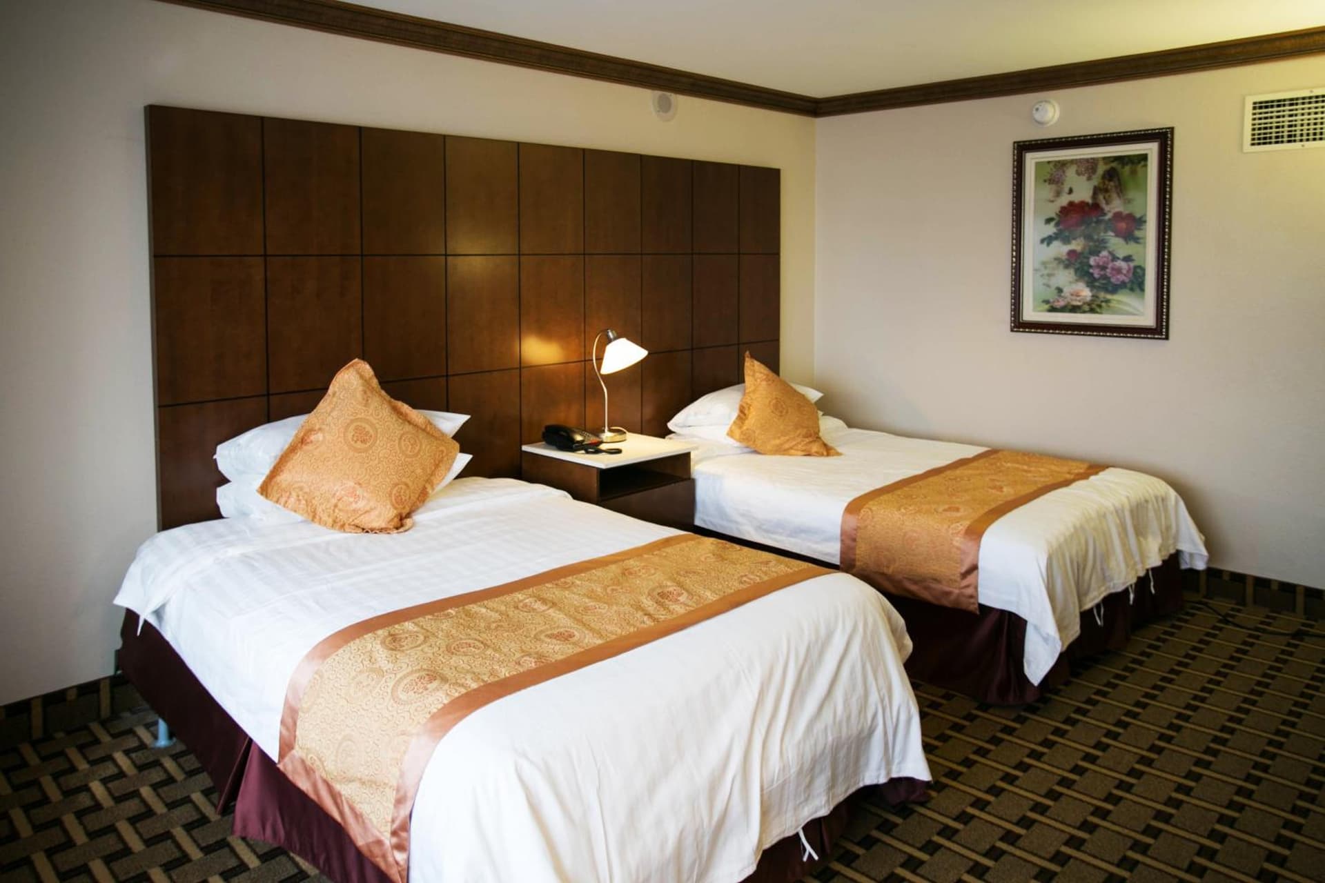 LA Crystal Hotel -Los Angeles-Long Beach Area gallery photo in Carson, CA — image 21