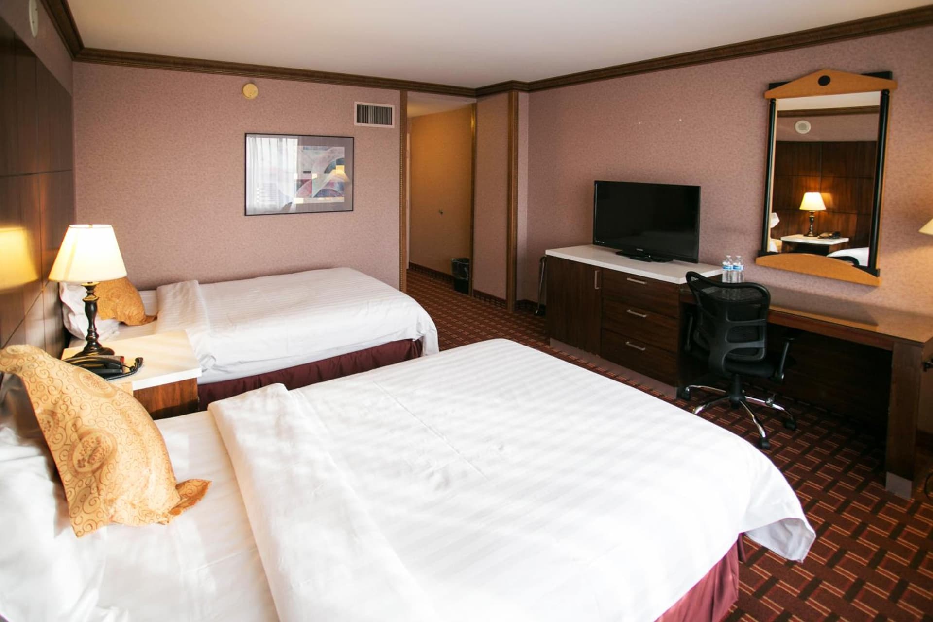 LA Crystal Hotel -Los Angeles-Long Beach Area gallery photo in Carson, CA — image 112