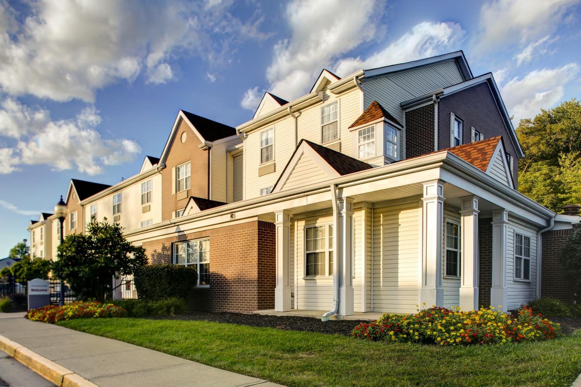 Hawthorn Extended Stay by Wyndham Cincinnati NE Mason featured exterior or lobby in Mason, OH — similar hotel