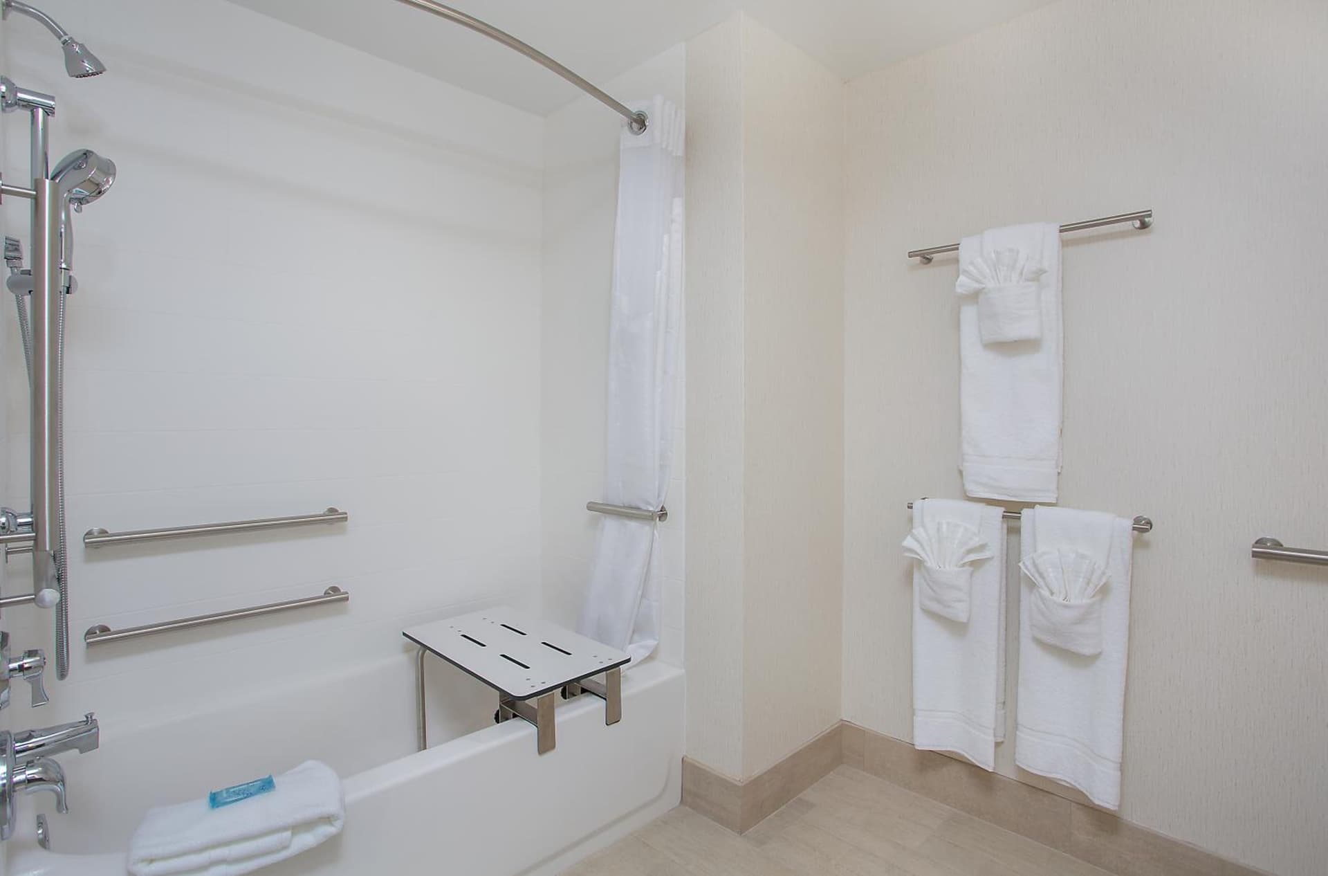 Holiday Inn Express & Suites Covington by IHG property views in Covington, GA — gallery photo 3