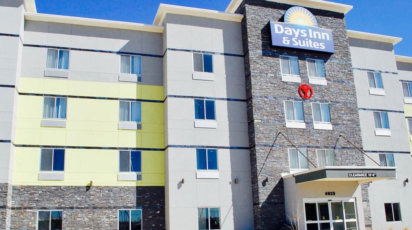 Days Inn & Suites by Wyndham Lubbock Medical Center interior in Lubbock, TX — gallery photo 2