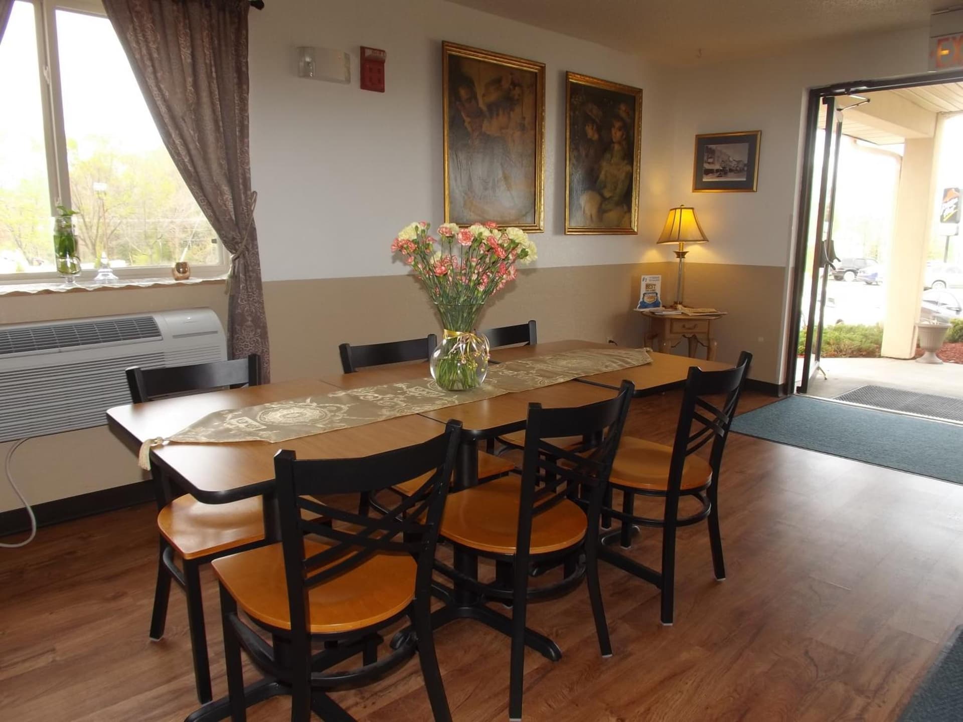 Super 8 by Wyndham Sidney NY interior in Sidney — gallery photo 2
